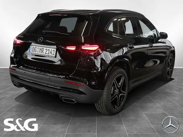 Mercedes-Benz Gla view 2