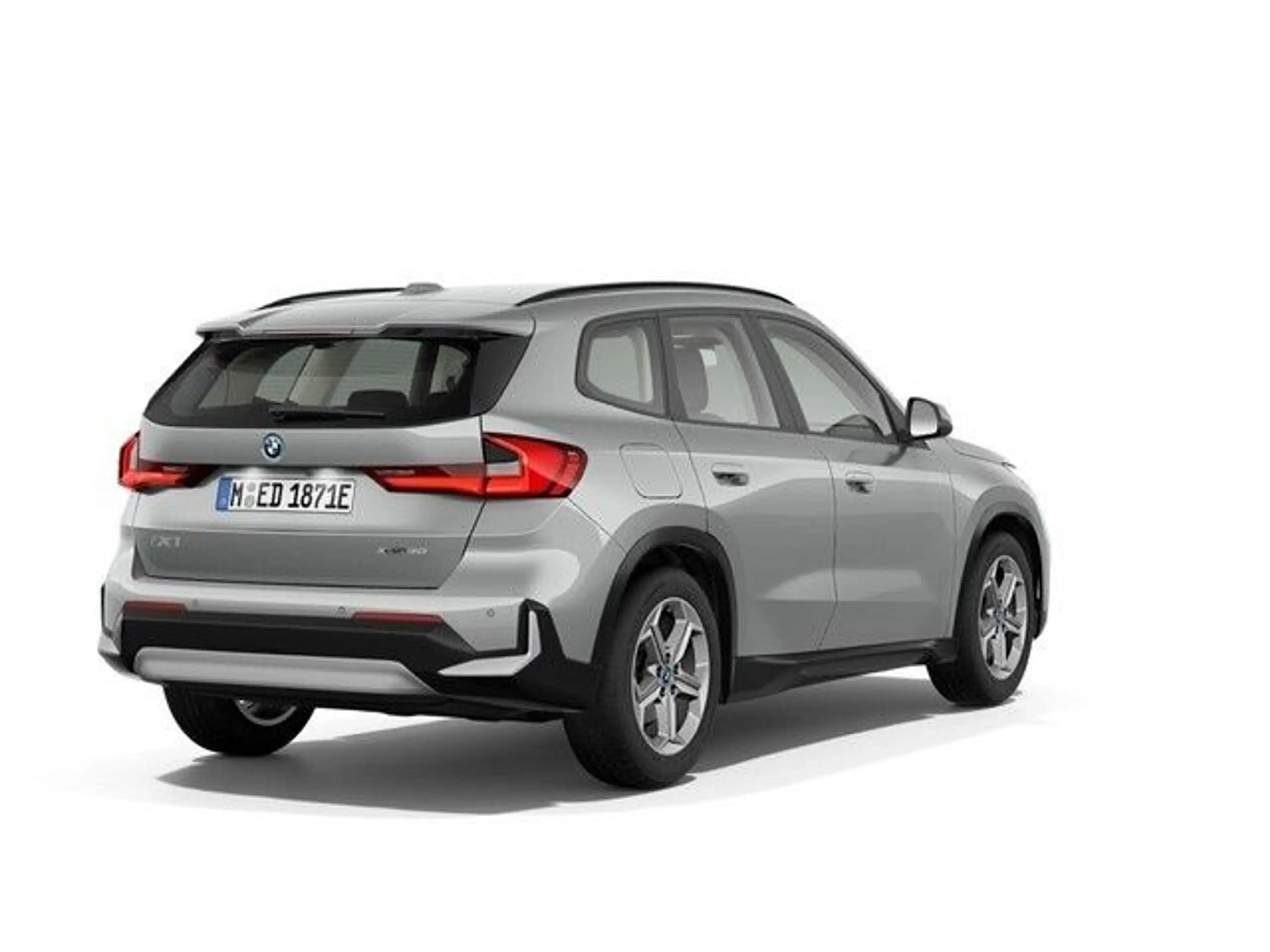 BMW iX1 xDrive30 — photo 2