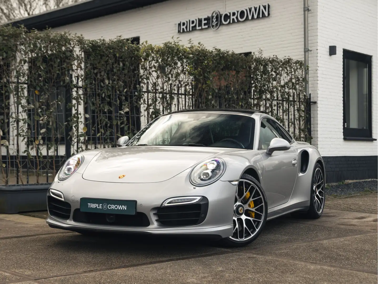Porsche 991 3.8 Turbo S | PCCB | Bose | Carbon Gris - 2