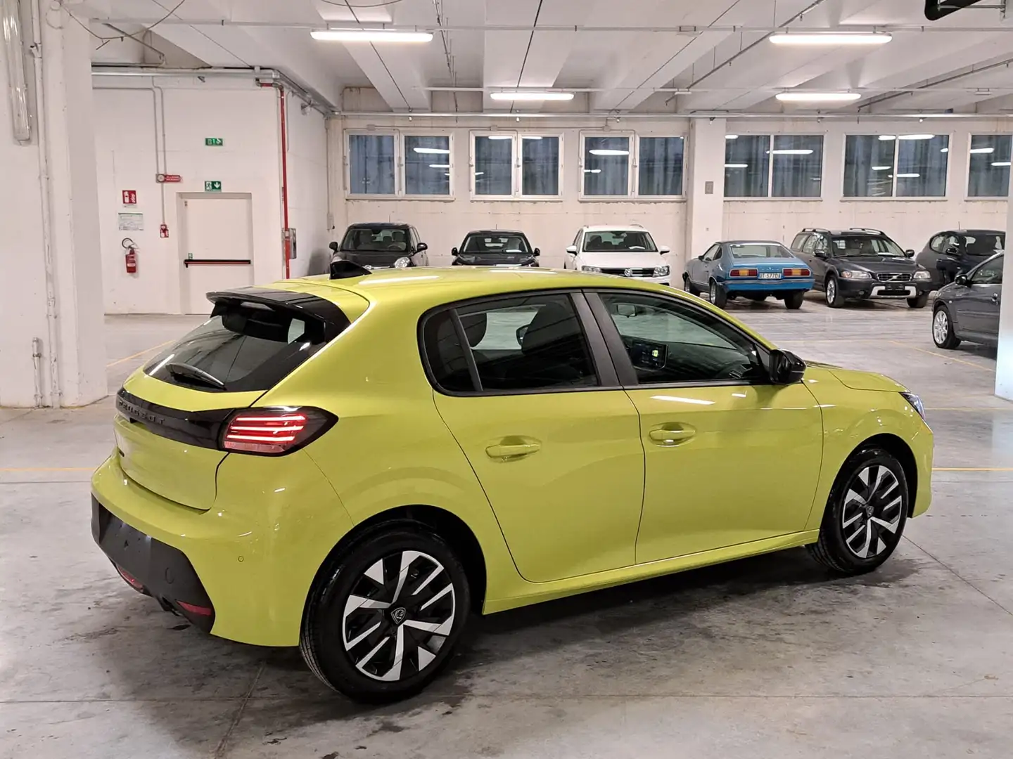 Peugeot 208 1200 PureTech 101CV Active 5 Porte ***Km. Zero*** Giallo - 2