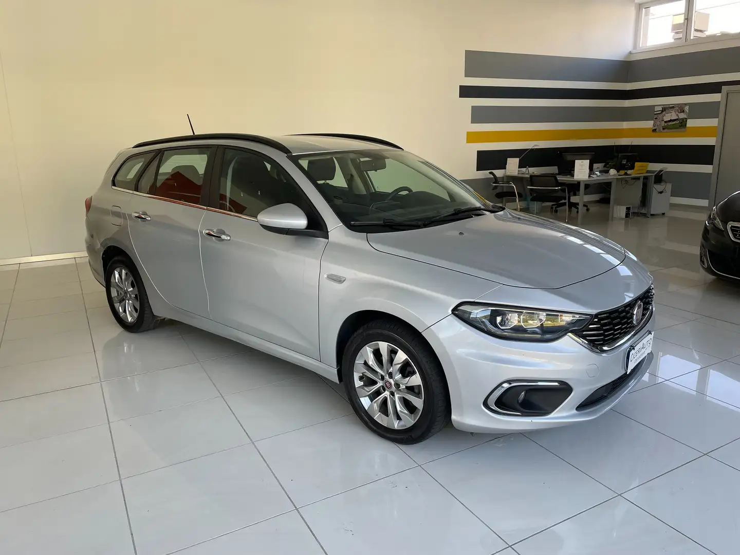 Fiat Tipo SW 1.6 mjt Business Zilver - 1