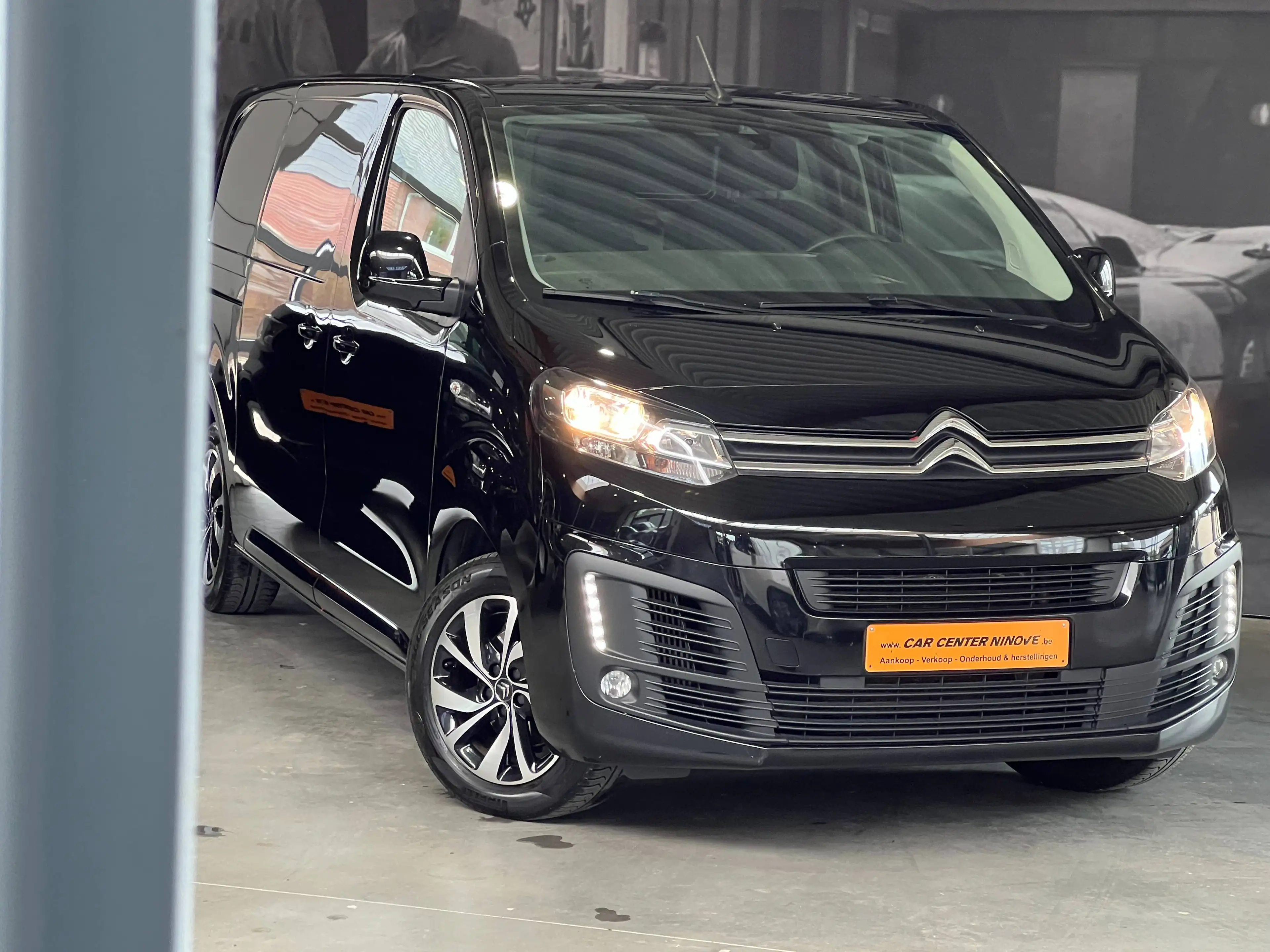 Citroen Jumpy 2.0 HDI / FULL BLACK / APP CAR-PLAY — photo 6