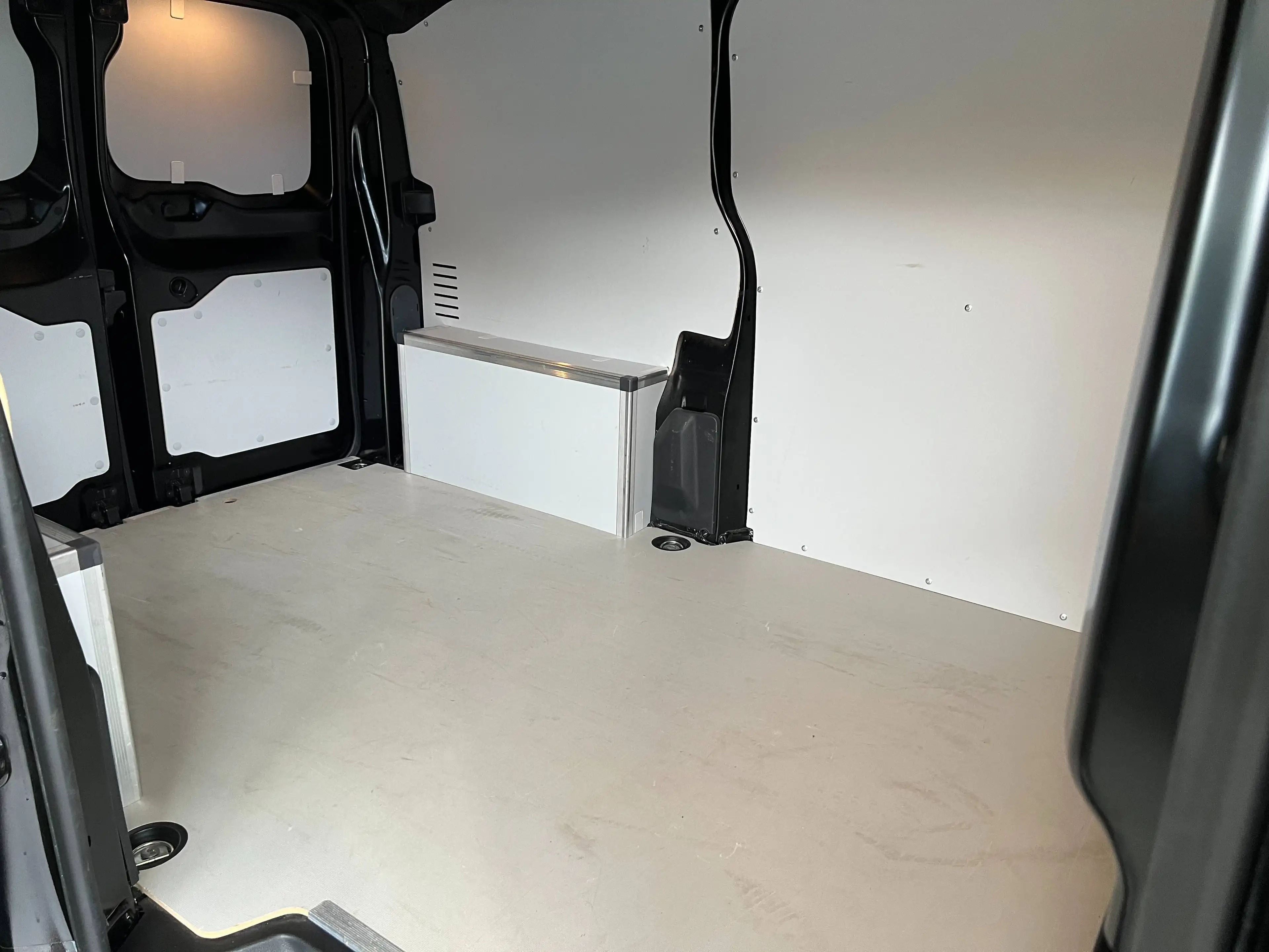 Citroen Jumpy 2.0 HDI / FULL BLACK / APP CAR-PLAY — photo 8