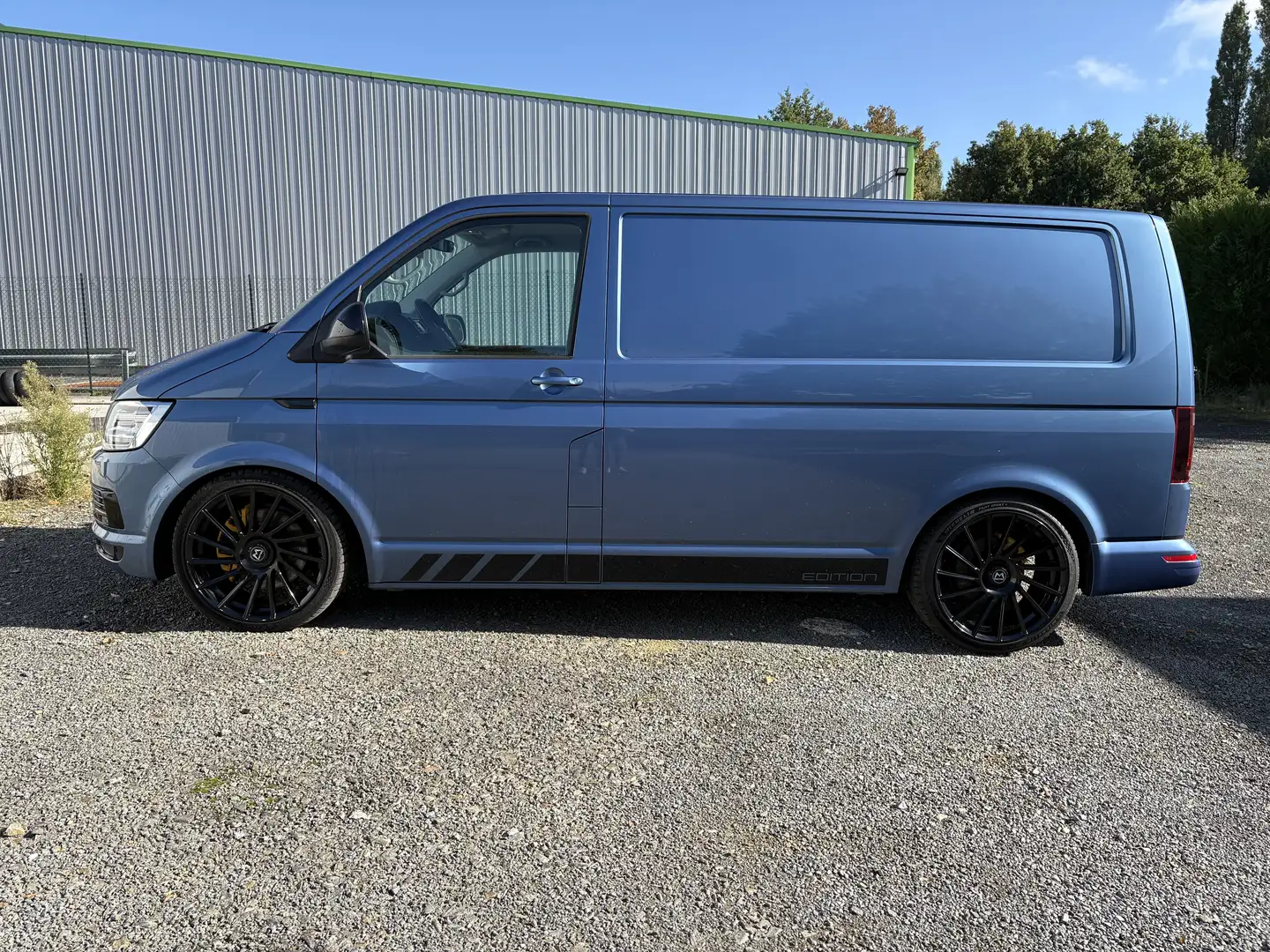 Volkswagen T6 Transporter - 1