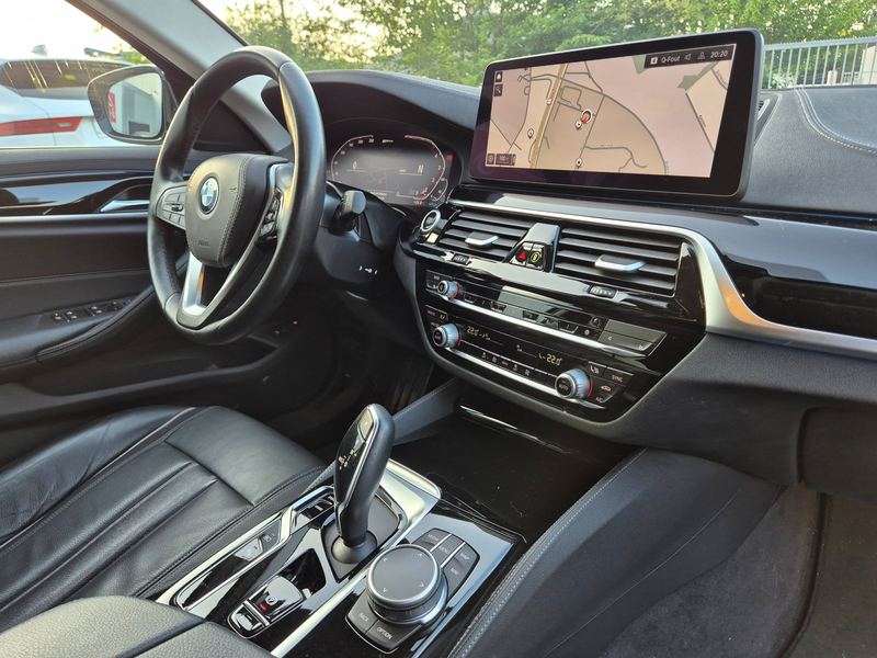 BMW 520 eA Touring / LUXURY LINE / PHEV HYBRID / 2022 ! — photo 15