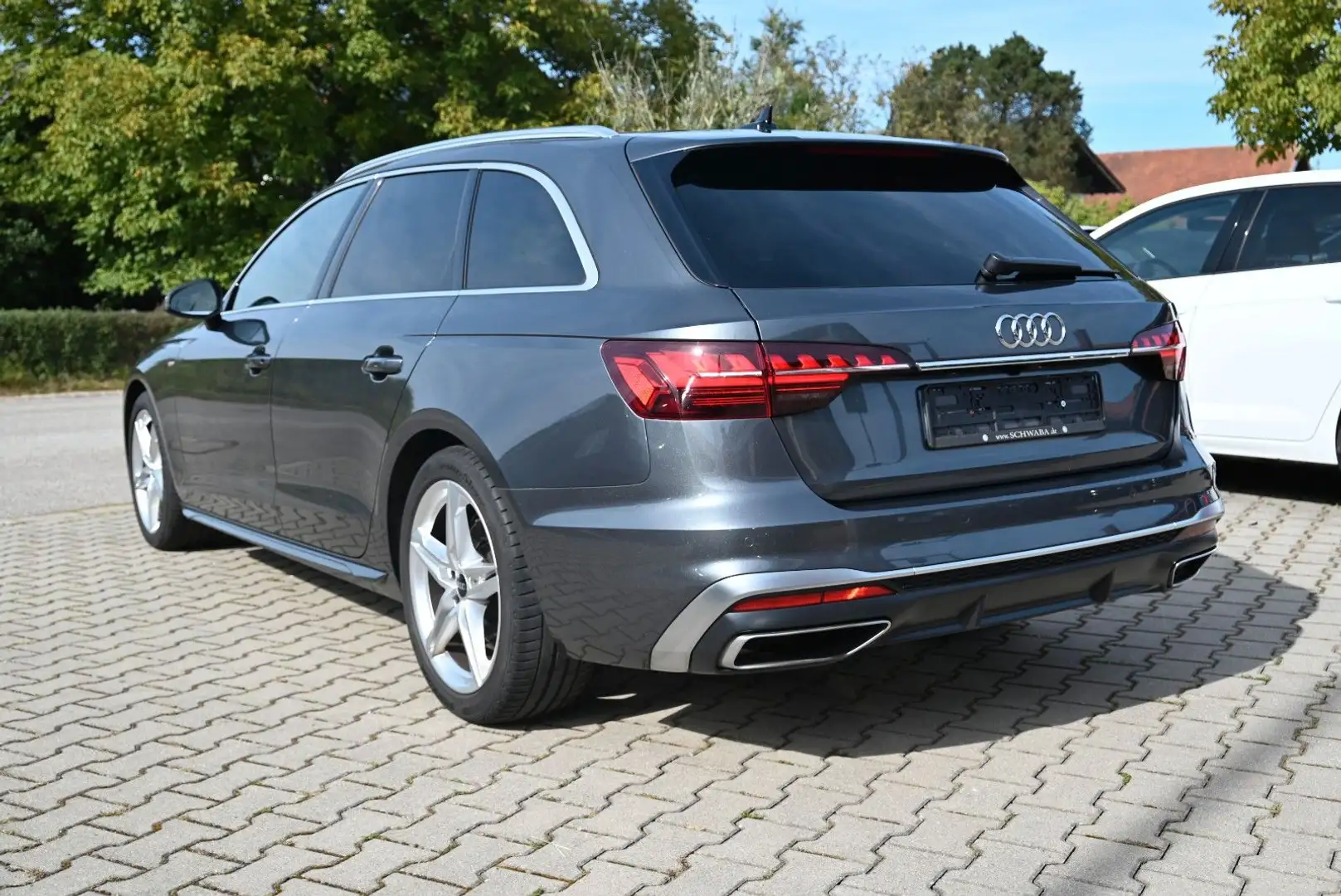 Audi A4 Avant 40 TDI S line/AHK/ACC/Kamera/Matrix LED Grau - 2