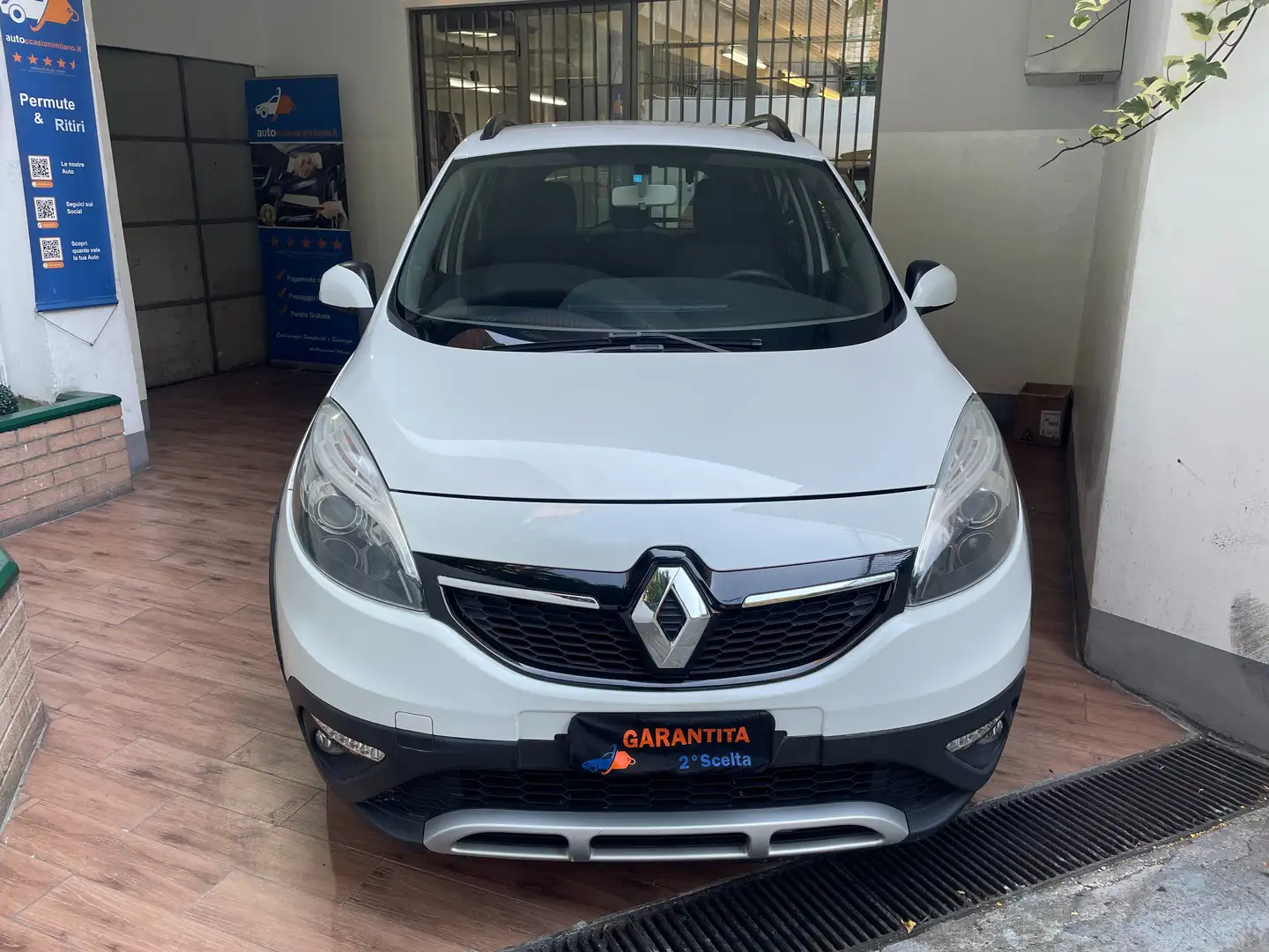 Renault Scenic X-Mod - UNICO PROPRIETARIO - NEOPATENTATI Bianco - 2