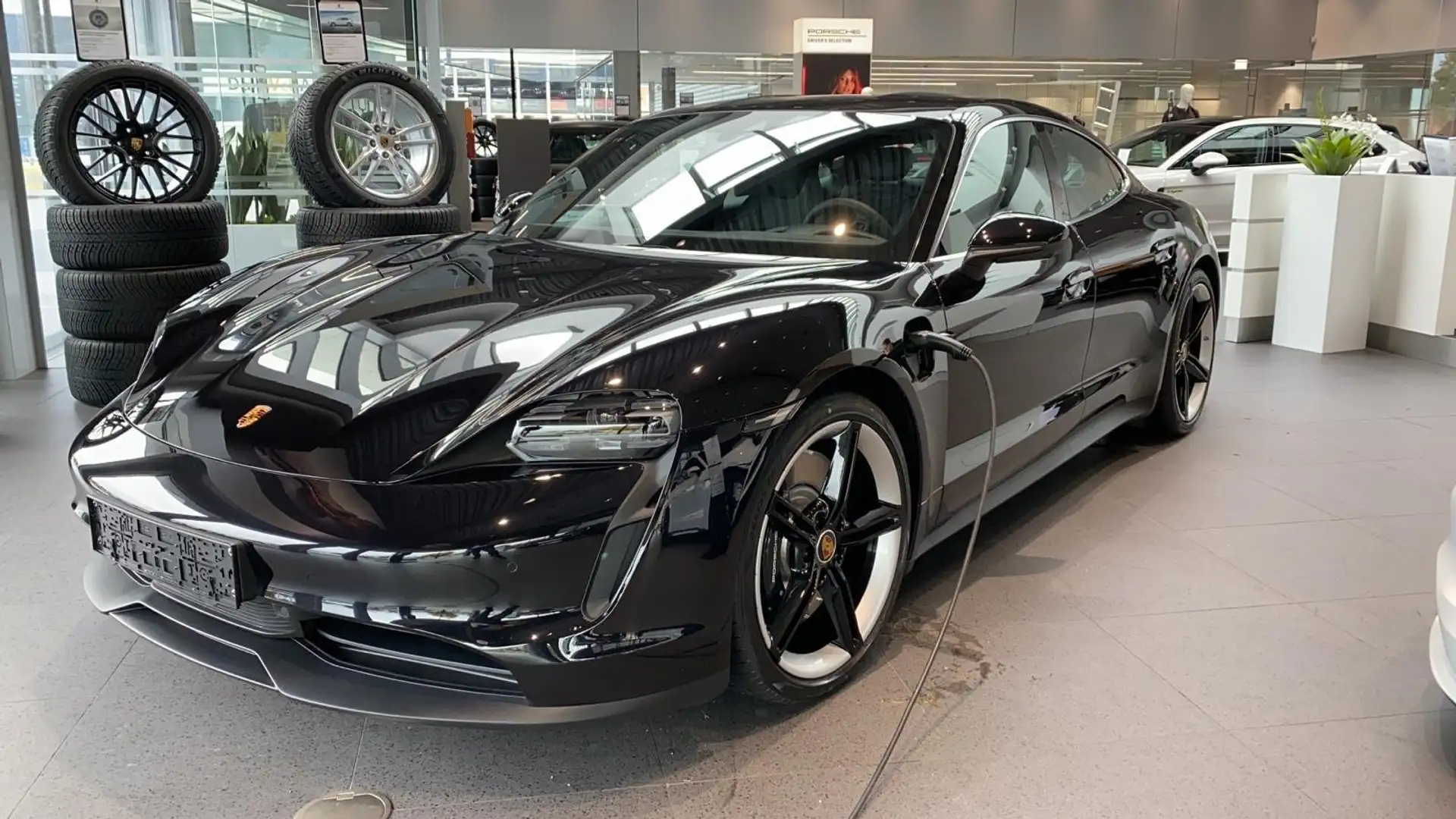 Porsche Taycan Taycan+4S+Porsche Garantie Schwarz - 1