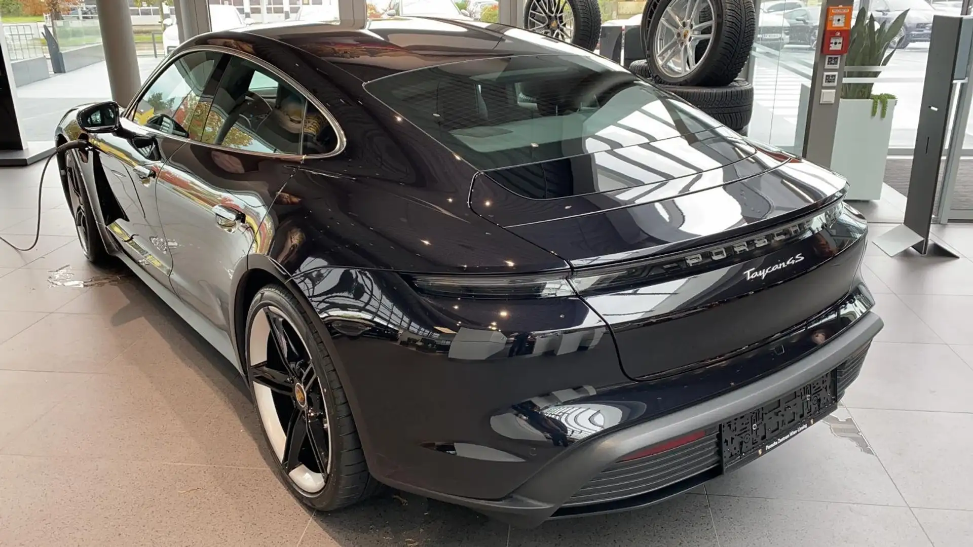 Porsche Taycan Taycan+4S+Porsche Garantie Schwarz - 2