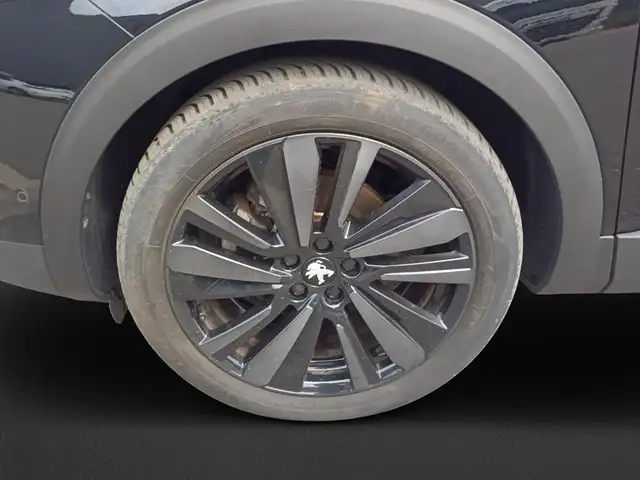 Peugeot 5008 view 8