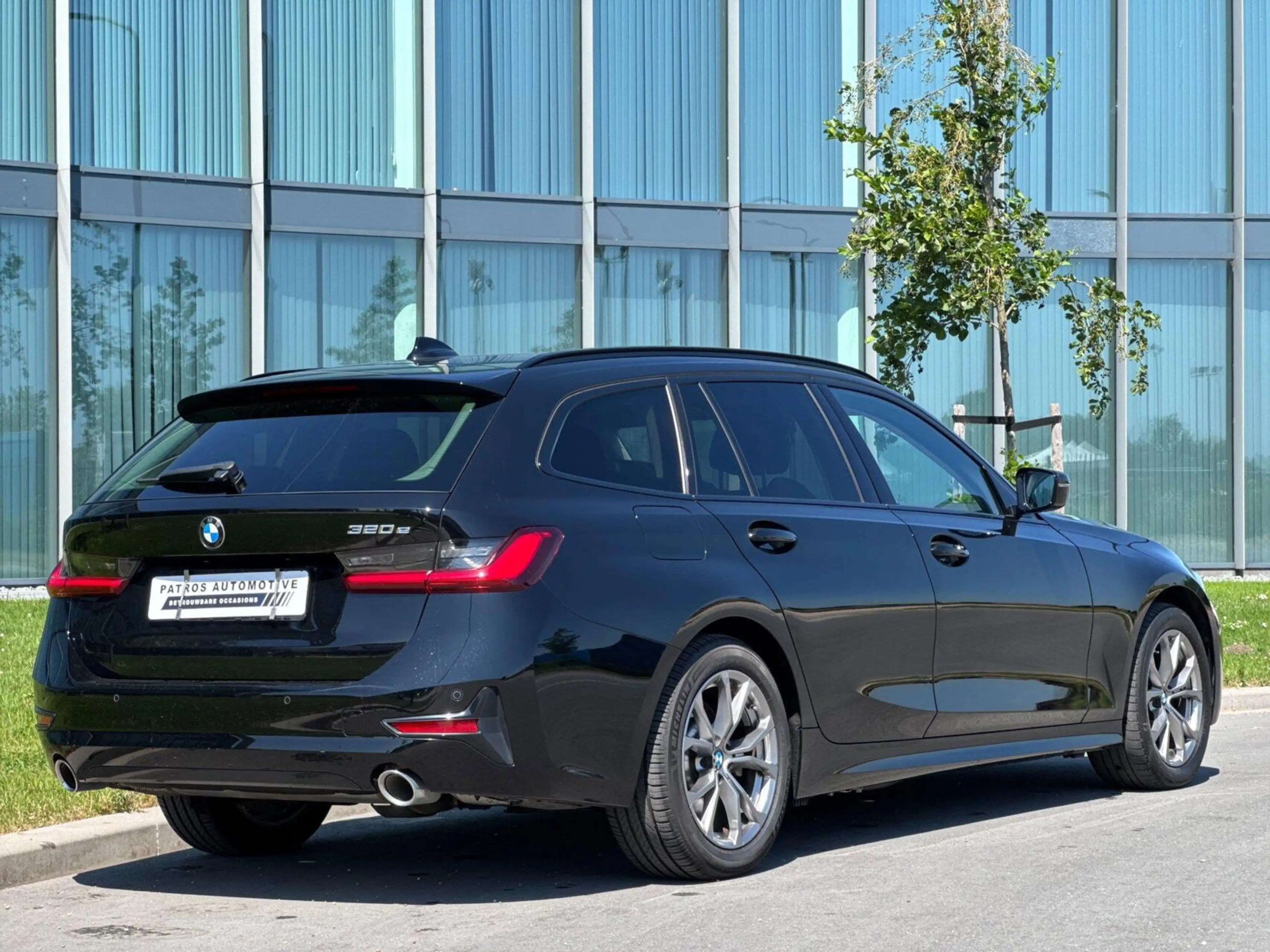 BMW 320 3-serie Touring 320e Sport Line PHEV // Panorama D — photo 2