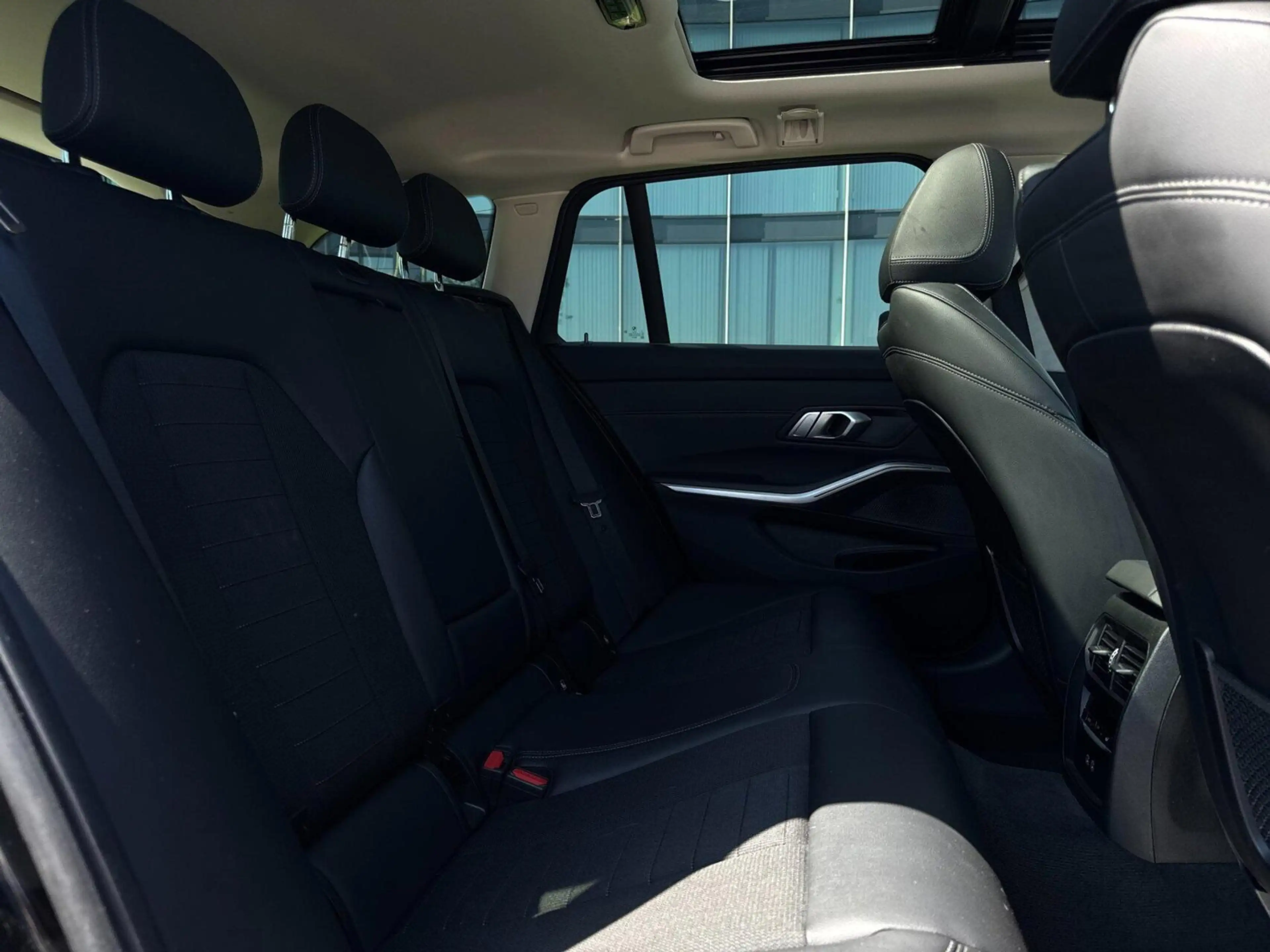 BMW 320 3-serie Touring 320e Sport Line PHEV // Panorama D — photo 14