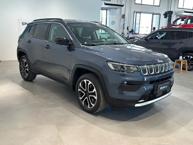 Jeep Compass view 3