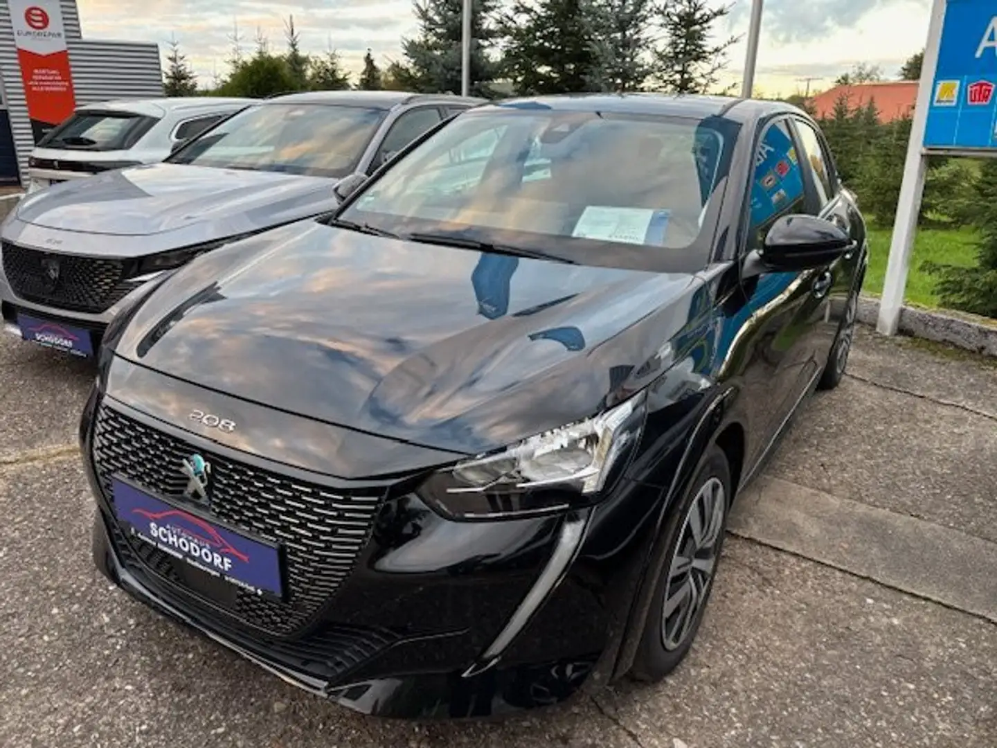 Peugeot 208 e- Active, Sitzheizung, 8fach bereift Noir - 1