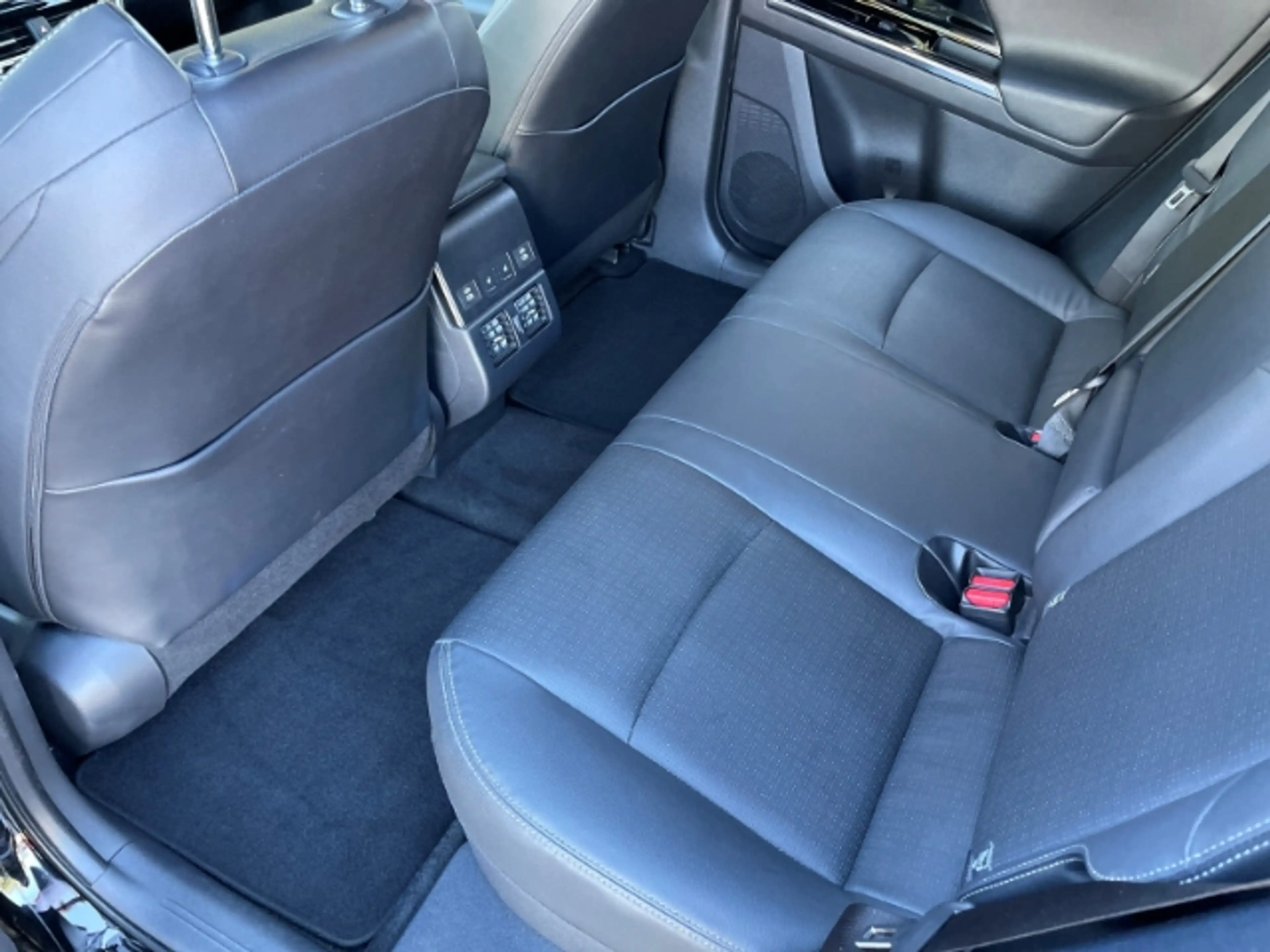 Subaru Solterra Elektro, Platinum AWD, Navi, Sitzheizung — photo 8