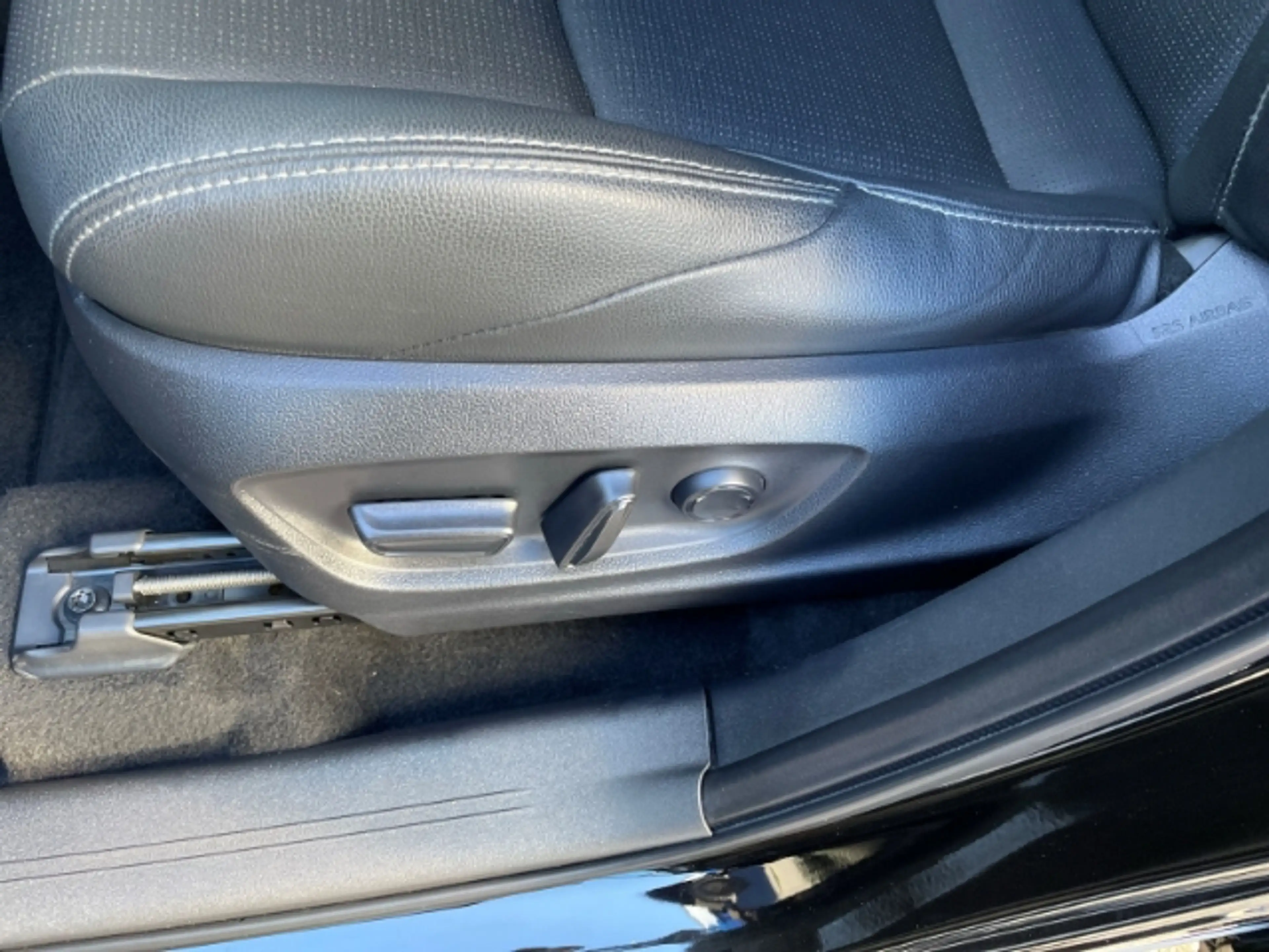 Subaru Solterra Elektro, Platinum AWD, Navi, Sitzheizung — photo 14