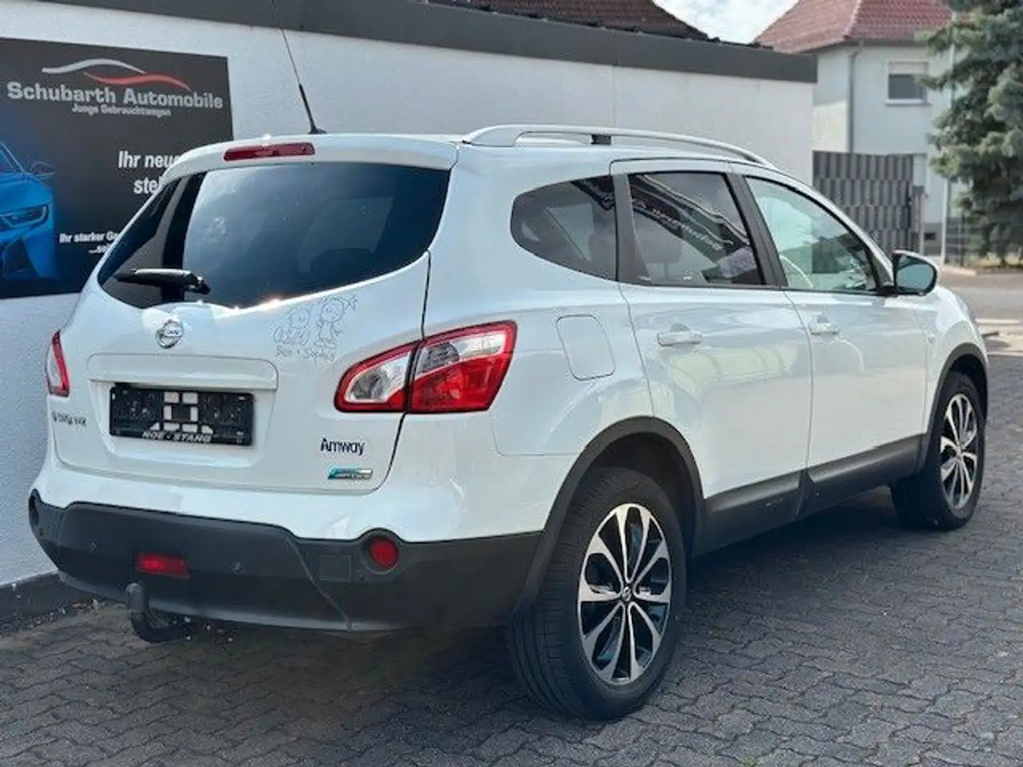 Nissan Qashqai +2 I-Way 1,6dCi 7 Sitze Navi Cam Pano AHK Tempomat Wit - 2