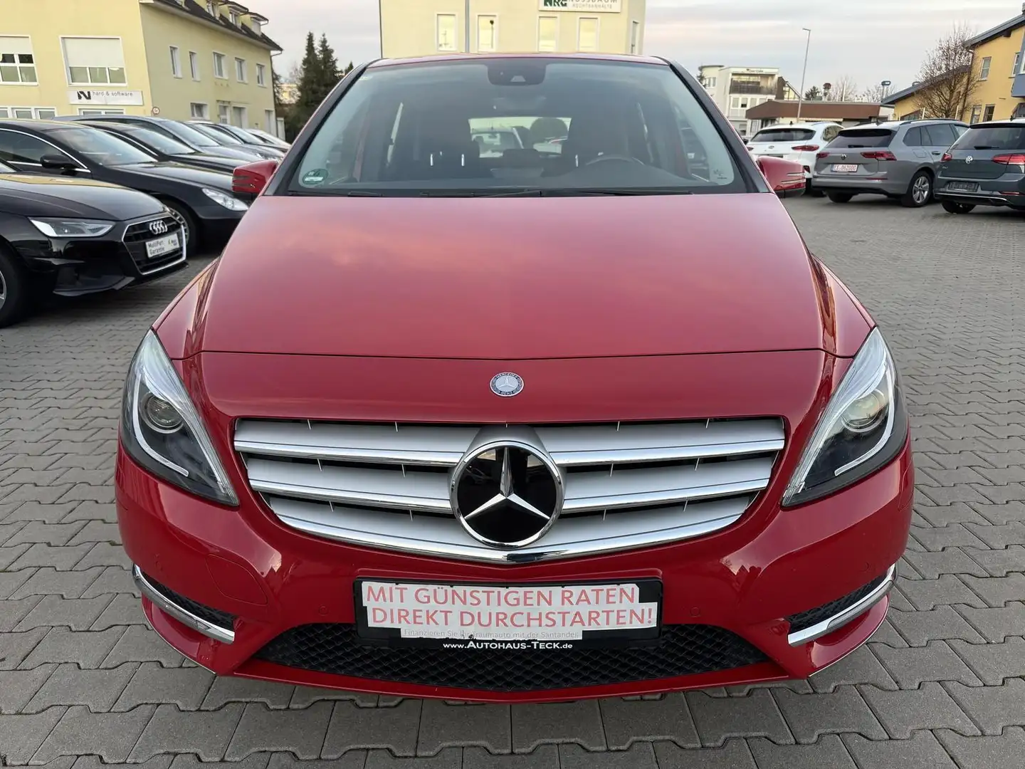 Mercedes-Benz B 180 BlueEFFICIENCY 7G-DCT 1.Hand/BI-XENON/2xMEMORY PAK Rot - 2