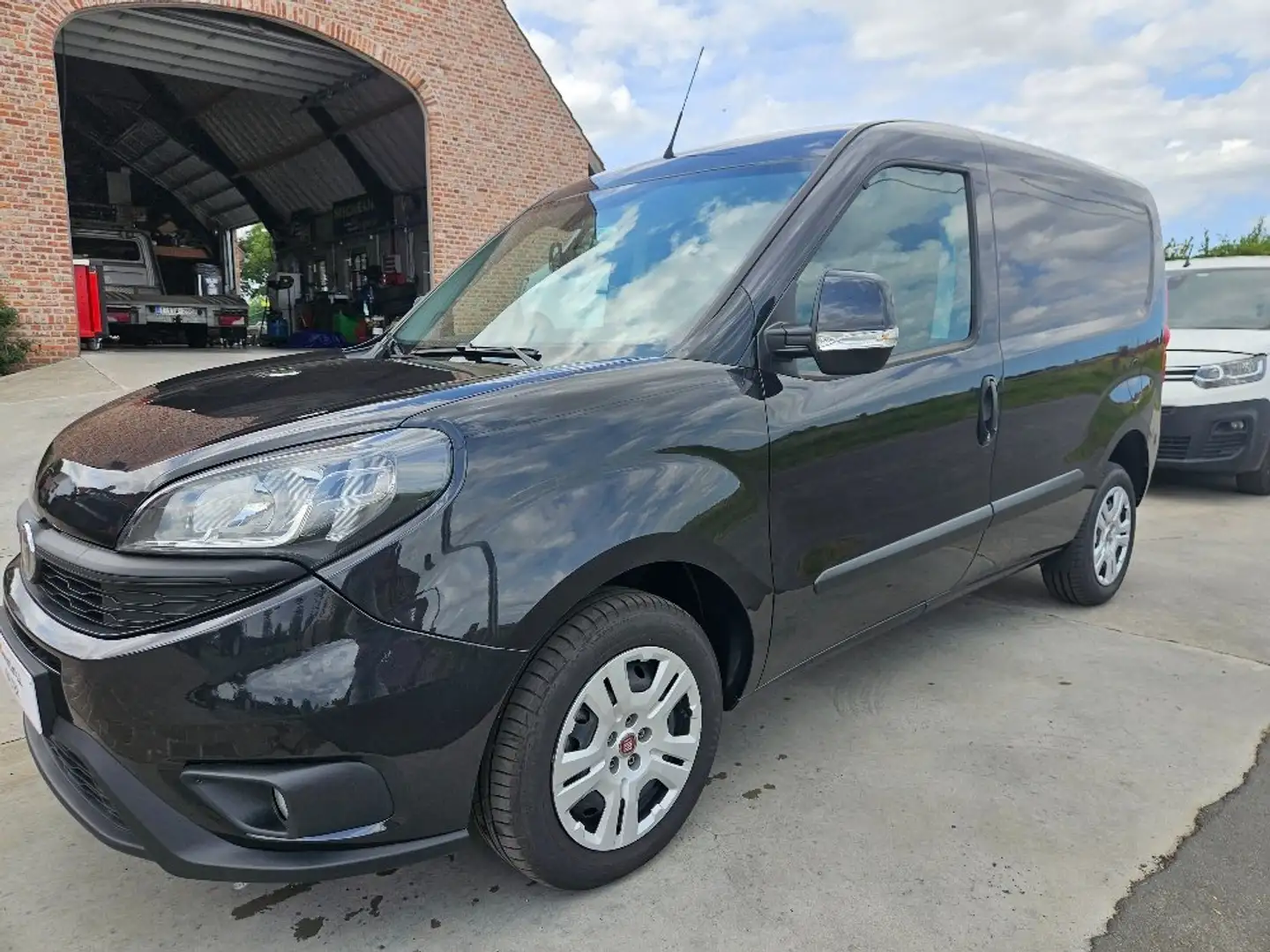 Fiat Doblo 1.6 Mjet D 105PK FULL OPTION 3-ZIT Noir - 2