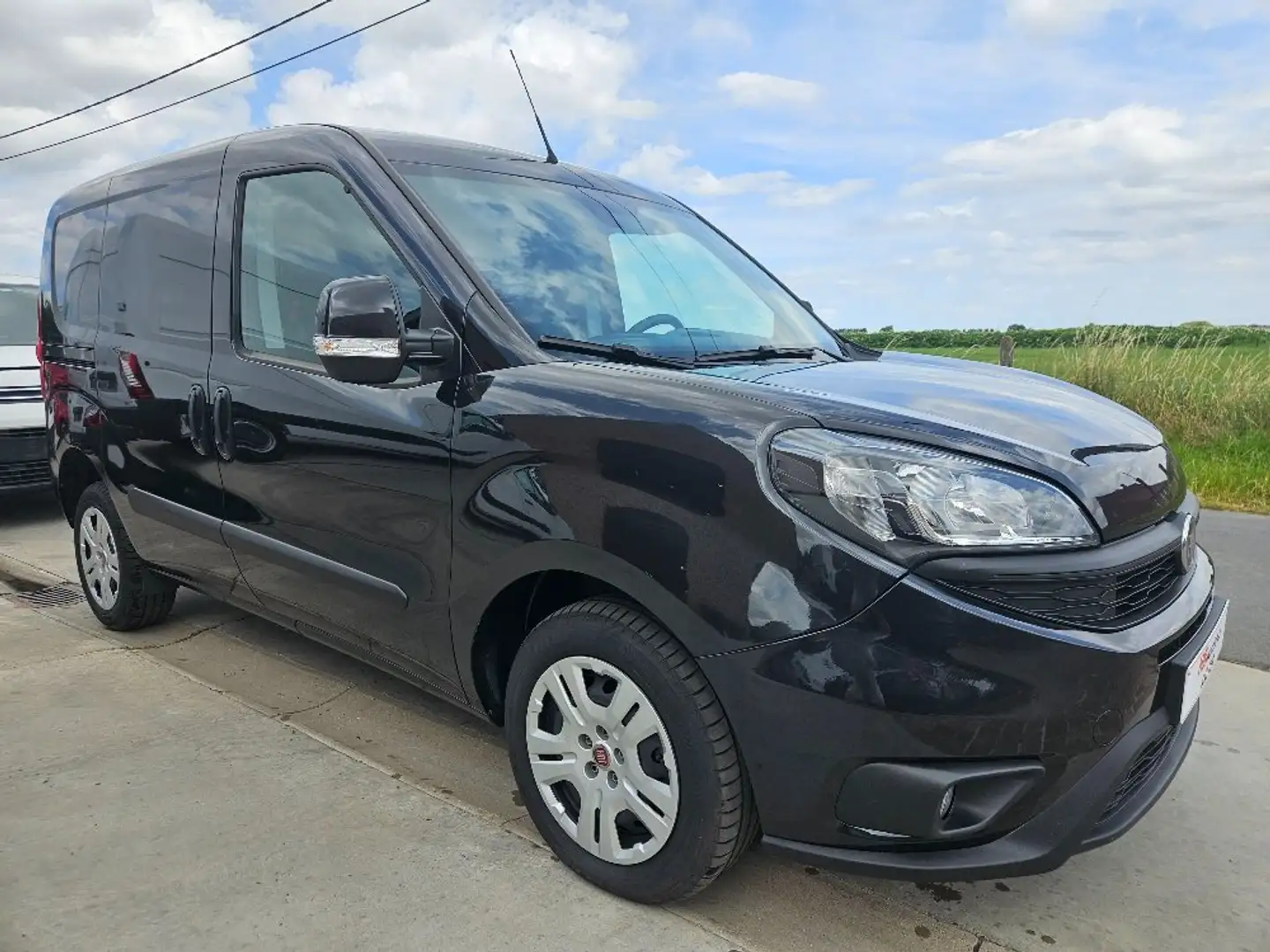 Fiat Doblo 1.6 Mjet D 105PK FULL OPTION 3-ZIT Noir - 1