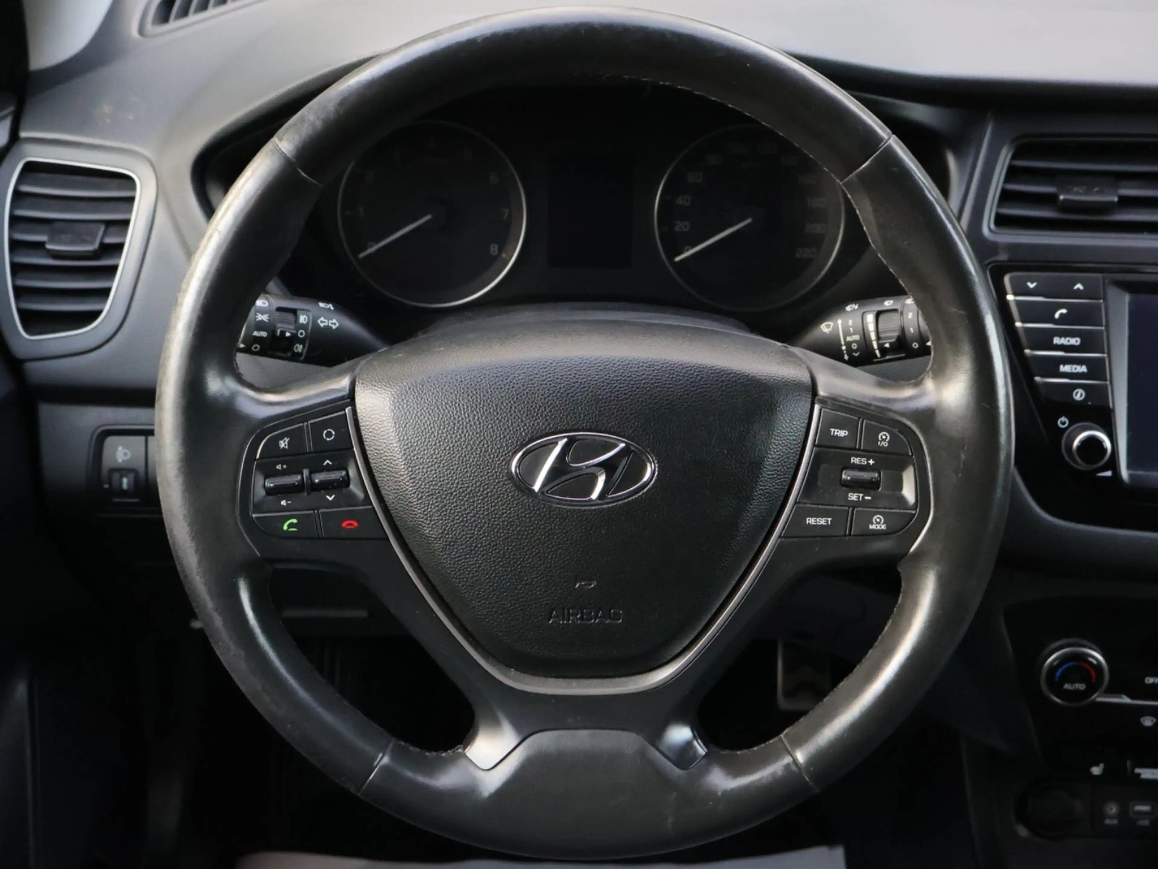 Hyundai i20 Active 1.4 Style Aut. CROSS-28TKM-NAVI-RFK — photo 13