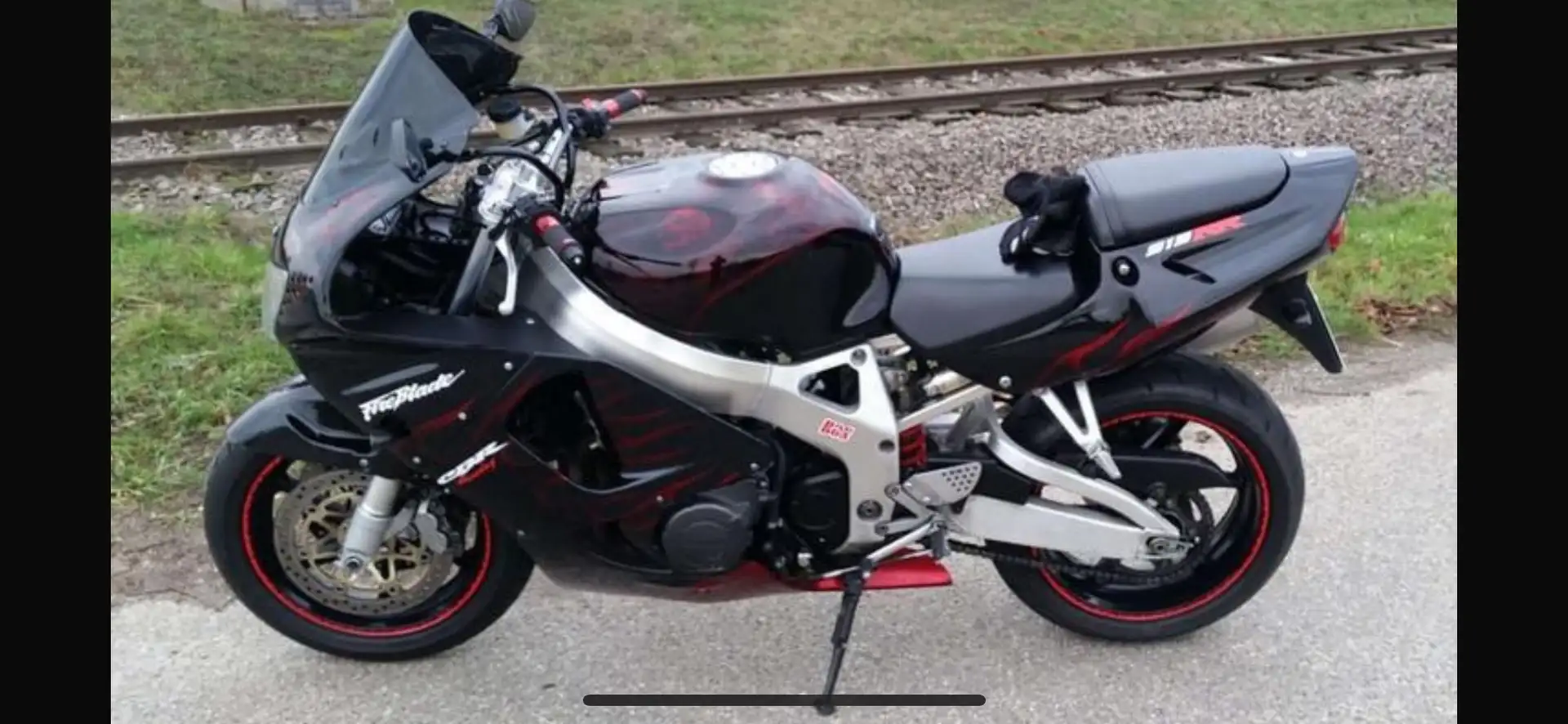 Honda CBR 900 Rot - 1