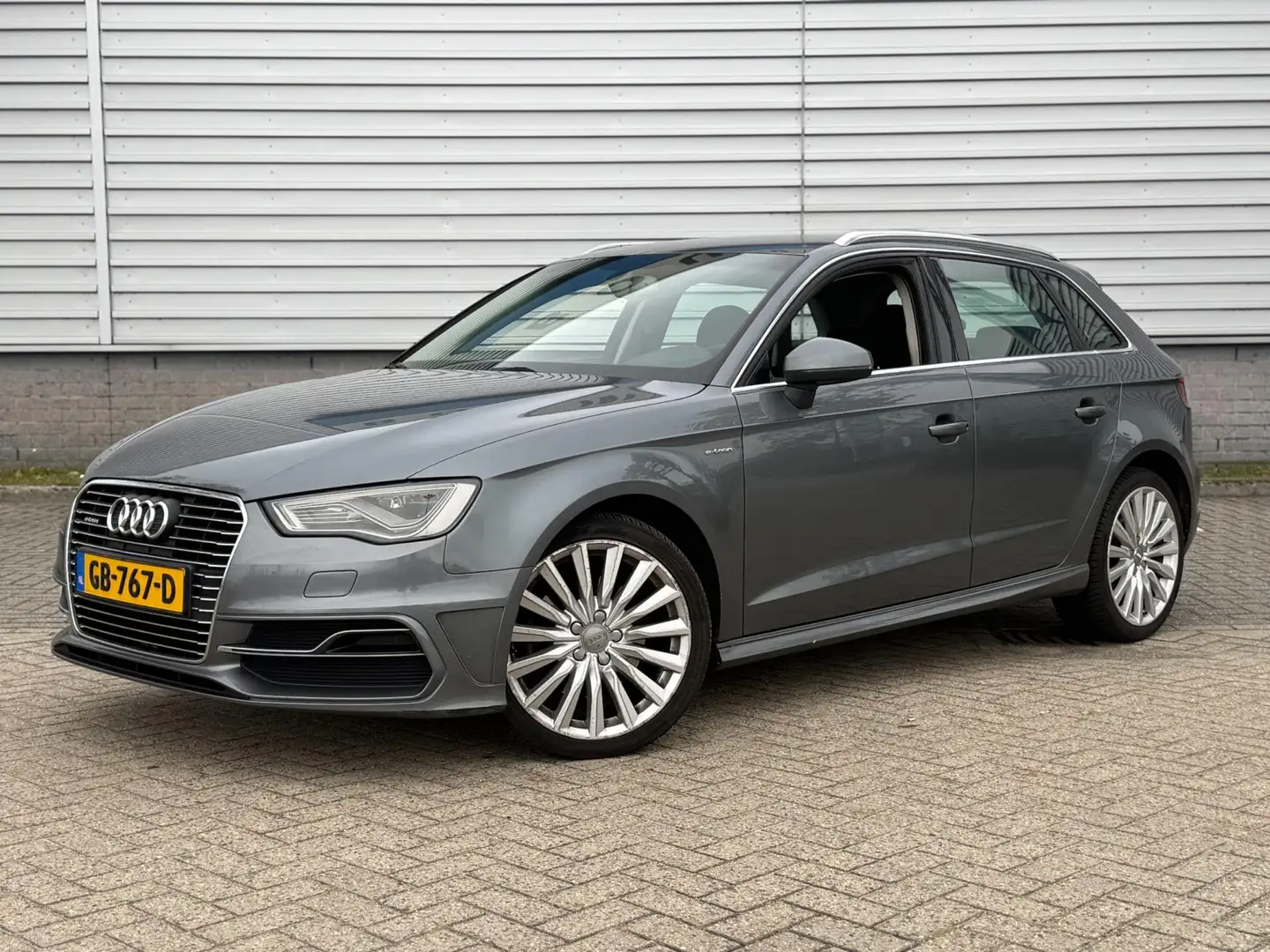 Audi A3 Sportback 1.4 e-tron PHEV Ambition Pro Line plus ( Grijs - 1