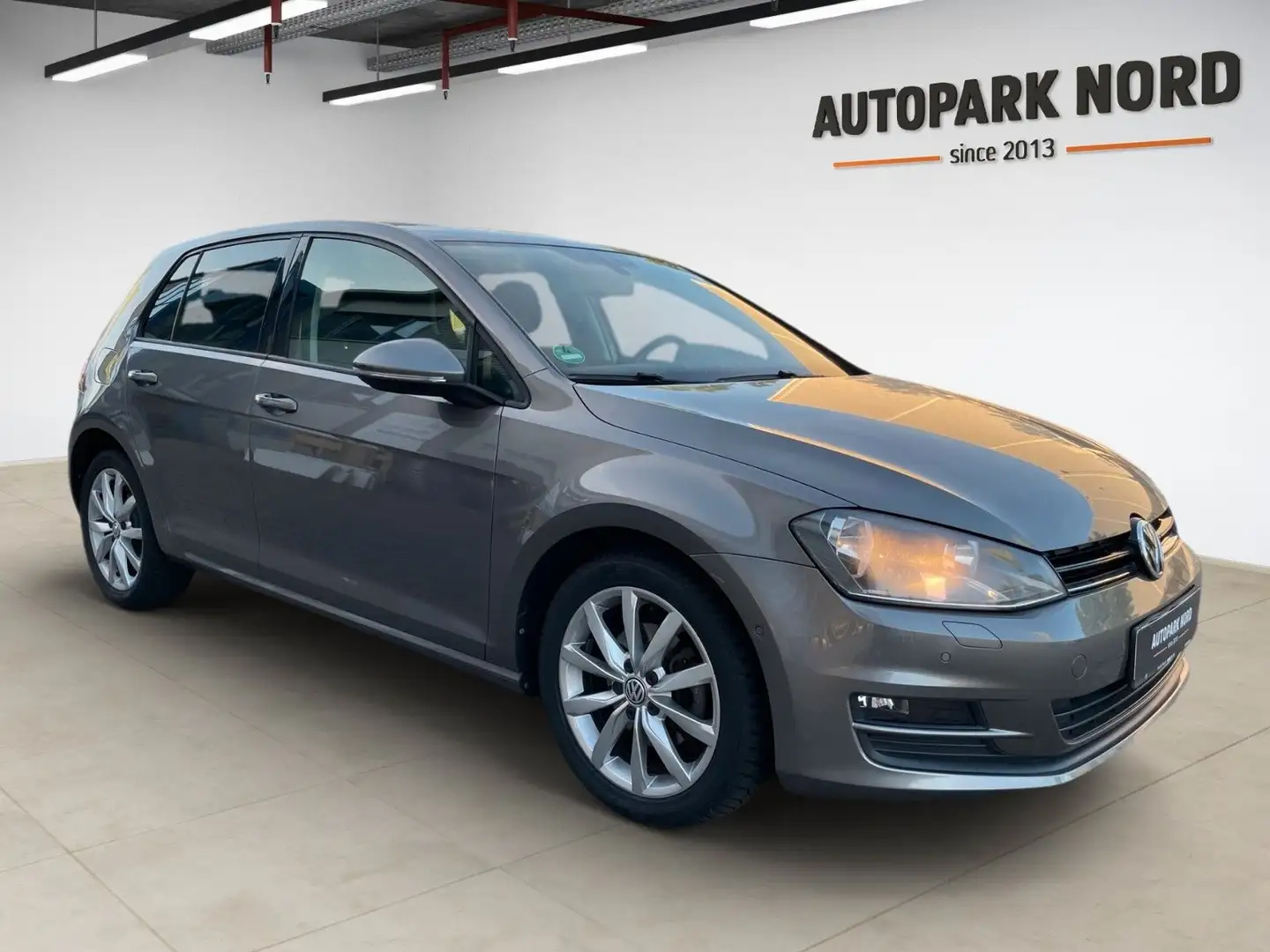 Volkswagen Golf VII DSG Comfortline BMT/SHZ/TEMP/PDC/ALU Grijs - 2