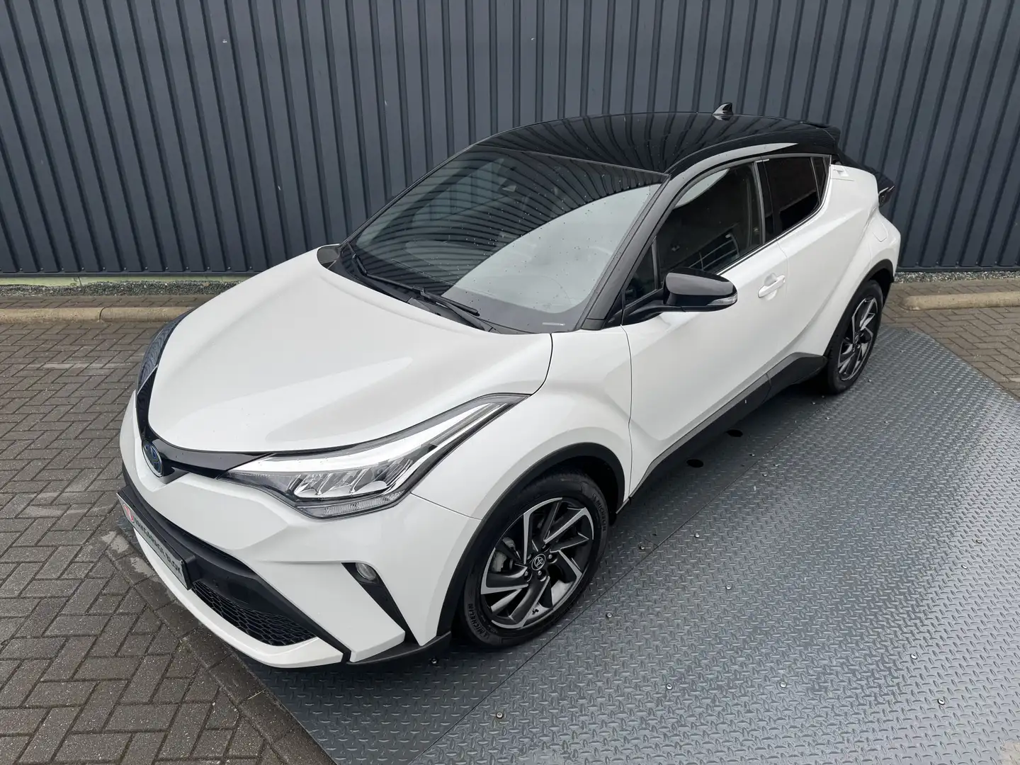 Toyota C-HR 2.0 Hybrid Bi Tone | BSM | PDC | 10 jr GARANTIE | Weiß - 2