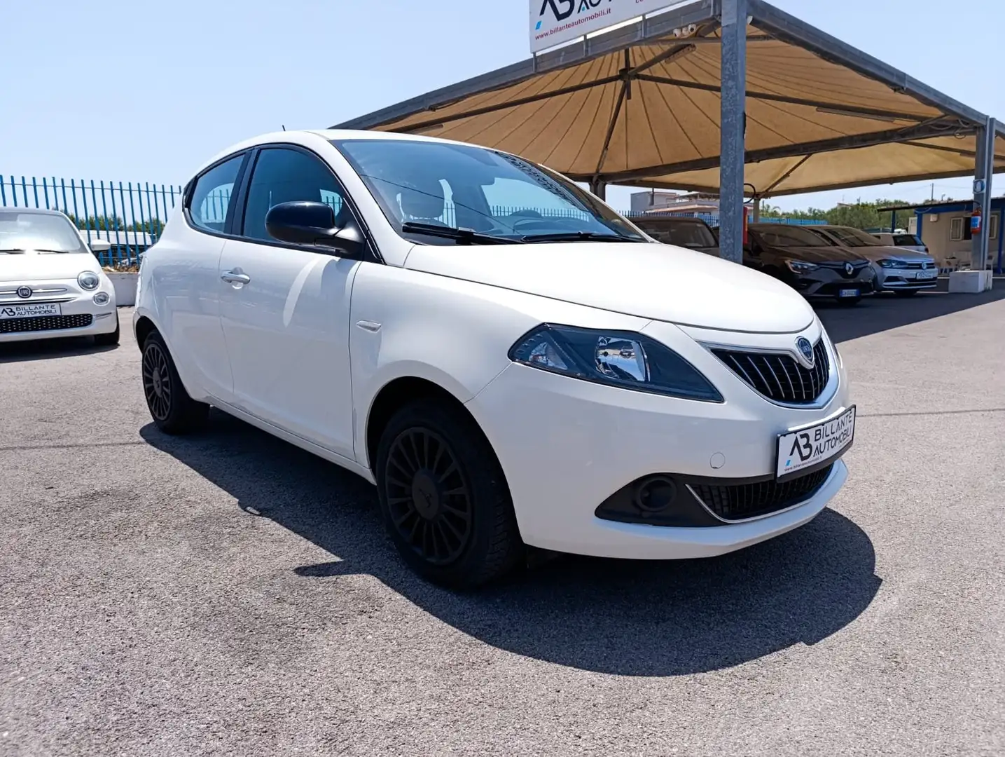 Lancia Ypsilon Ypsilon 1.0 FireFly 5 porte S&S Hybrid Ecochic Blanc - 1