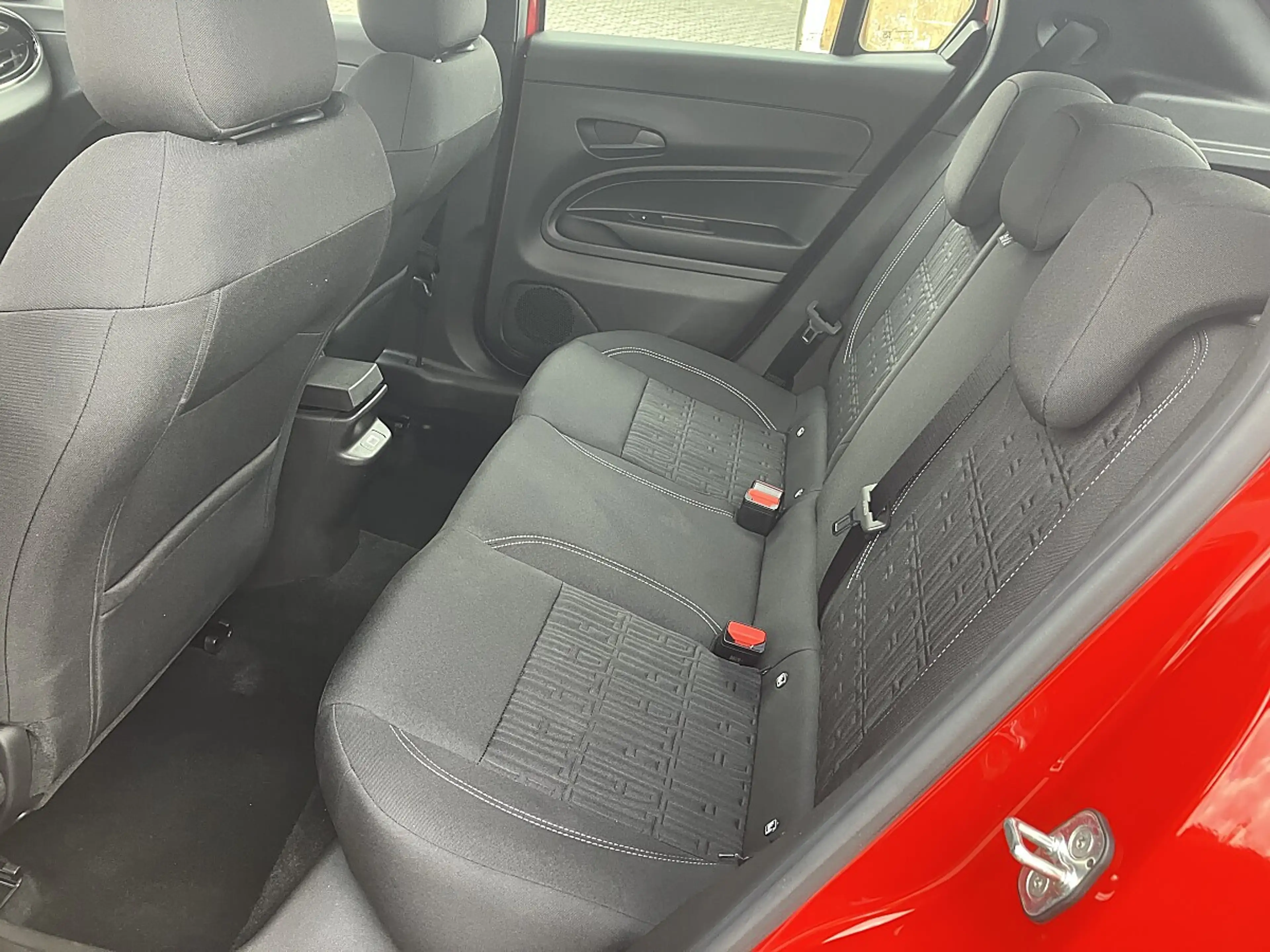Fiat 600 1.2 Benzin 100 6-Gang Street — photo 15
