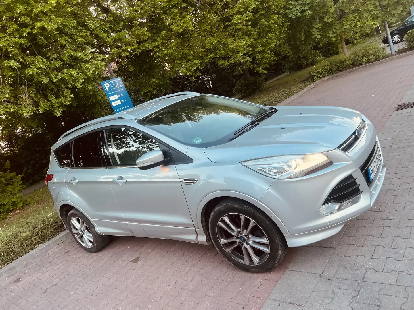 Ford Kuga 2.0 TDCi 4x4 Aut. SYNC - 2