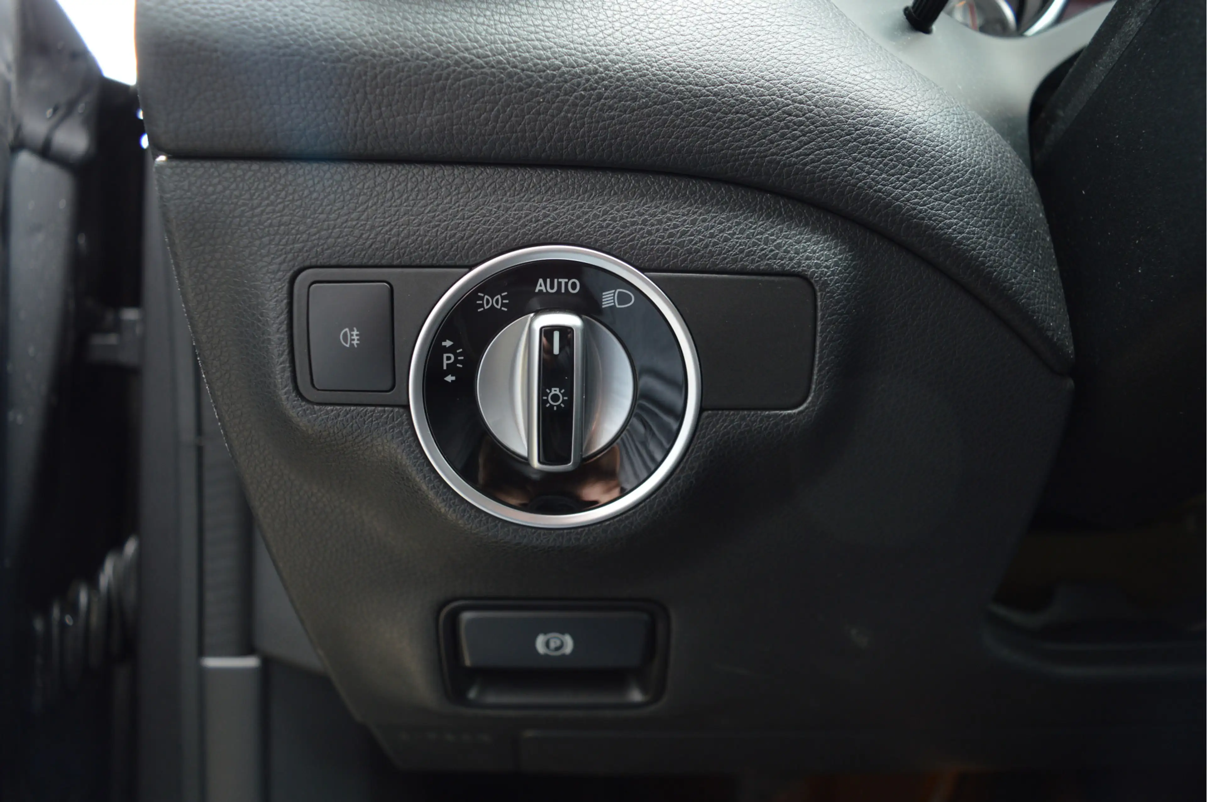 Mercedes-Benz CLA 180 Ambition | CAMERA | CARPLAY | — photo 14