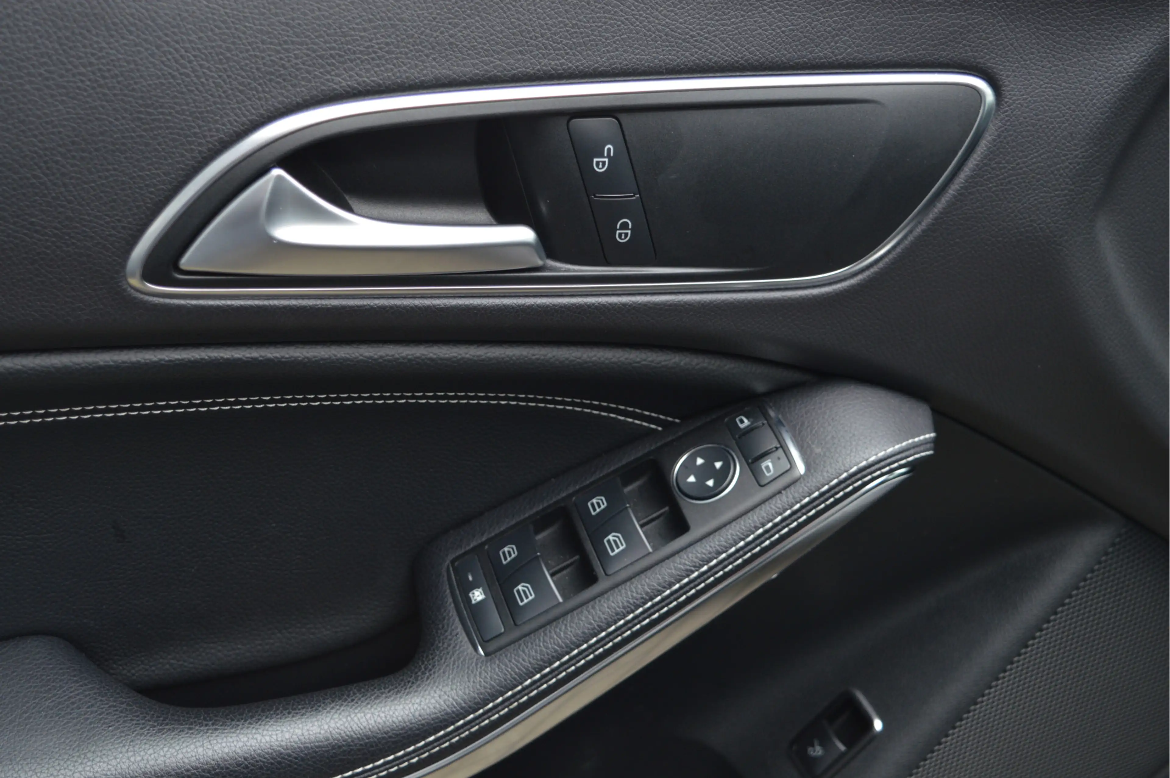 Mercedes-Benz CLA 180 Ambition | CAMERA | CARPLAY | — photo 11