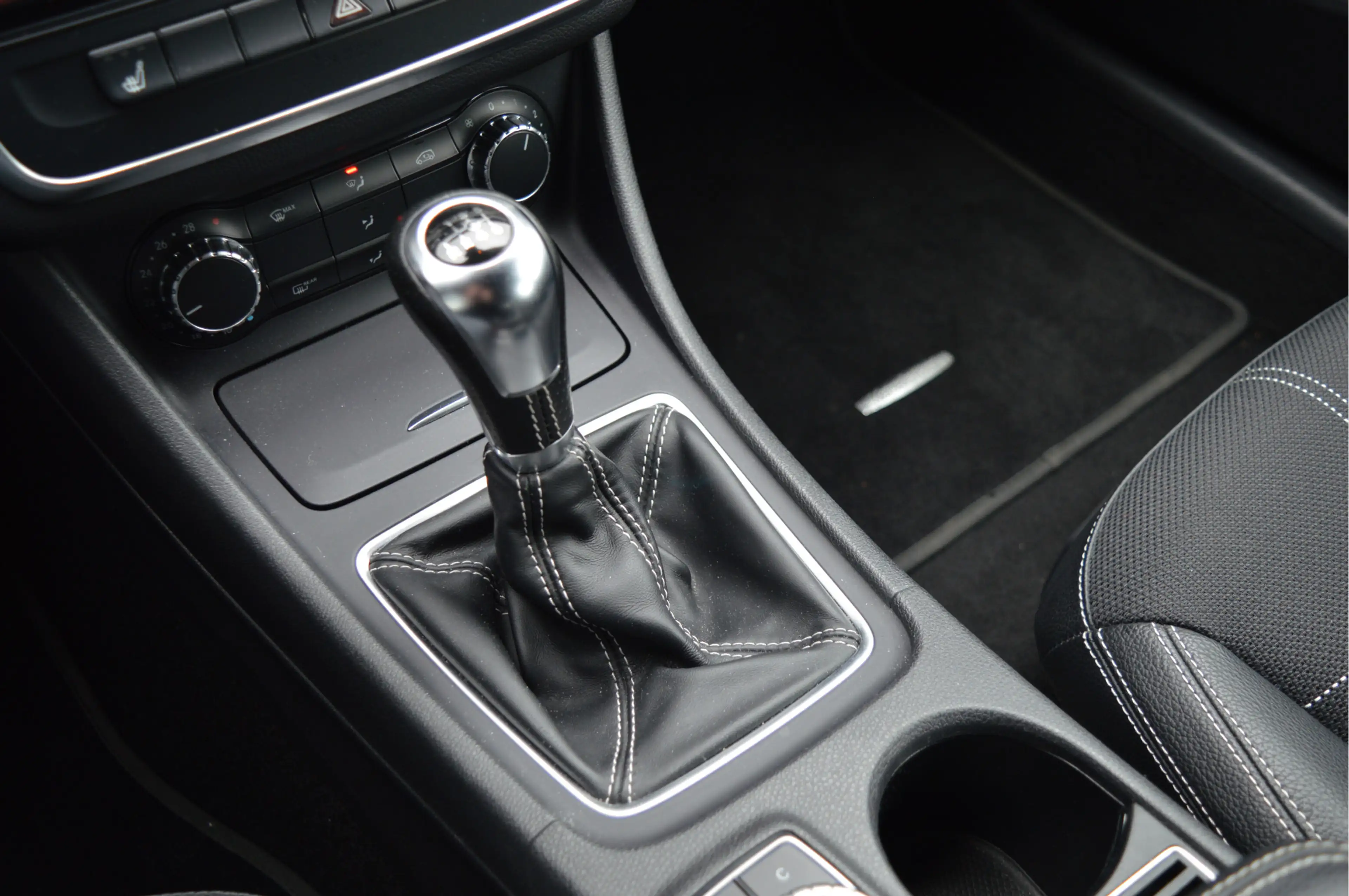Mercedes-Benz CLA 180 Ambition | CAMERA | CARPLAY | — photo 12