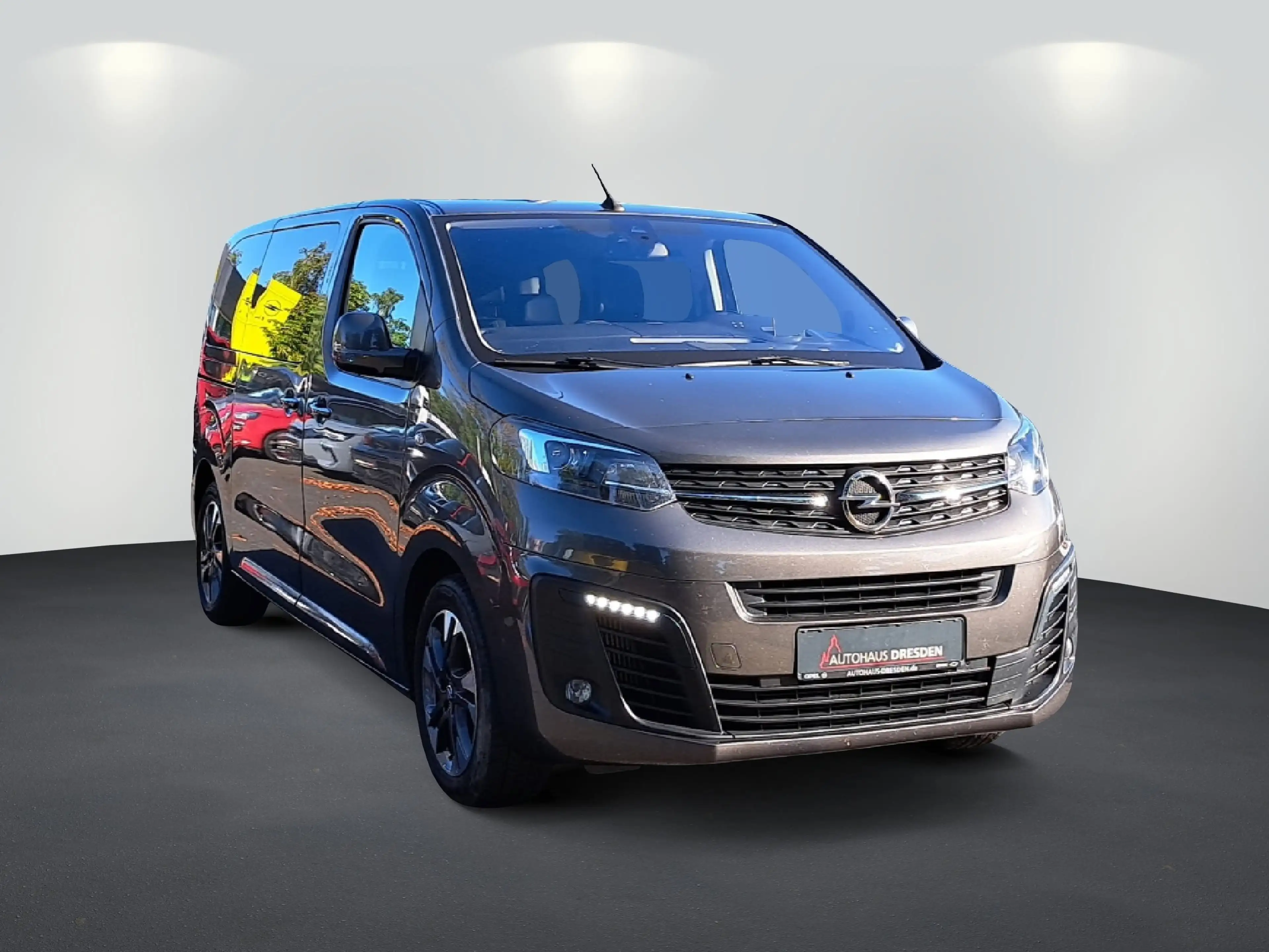 Opel Zafira Life 2.0 D Elegance M *ACC*Bi-Xenon*PANO* — photo 2