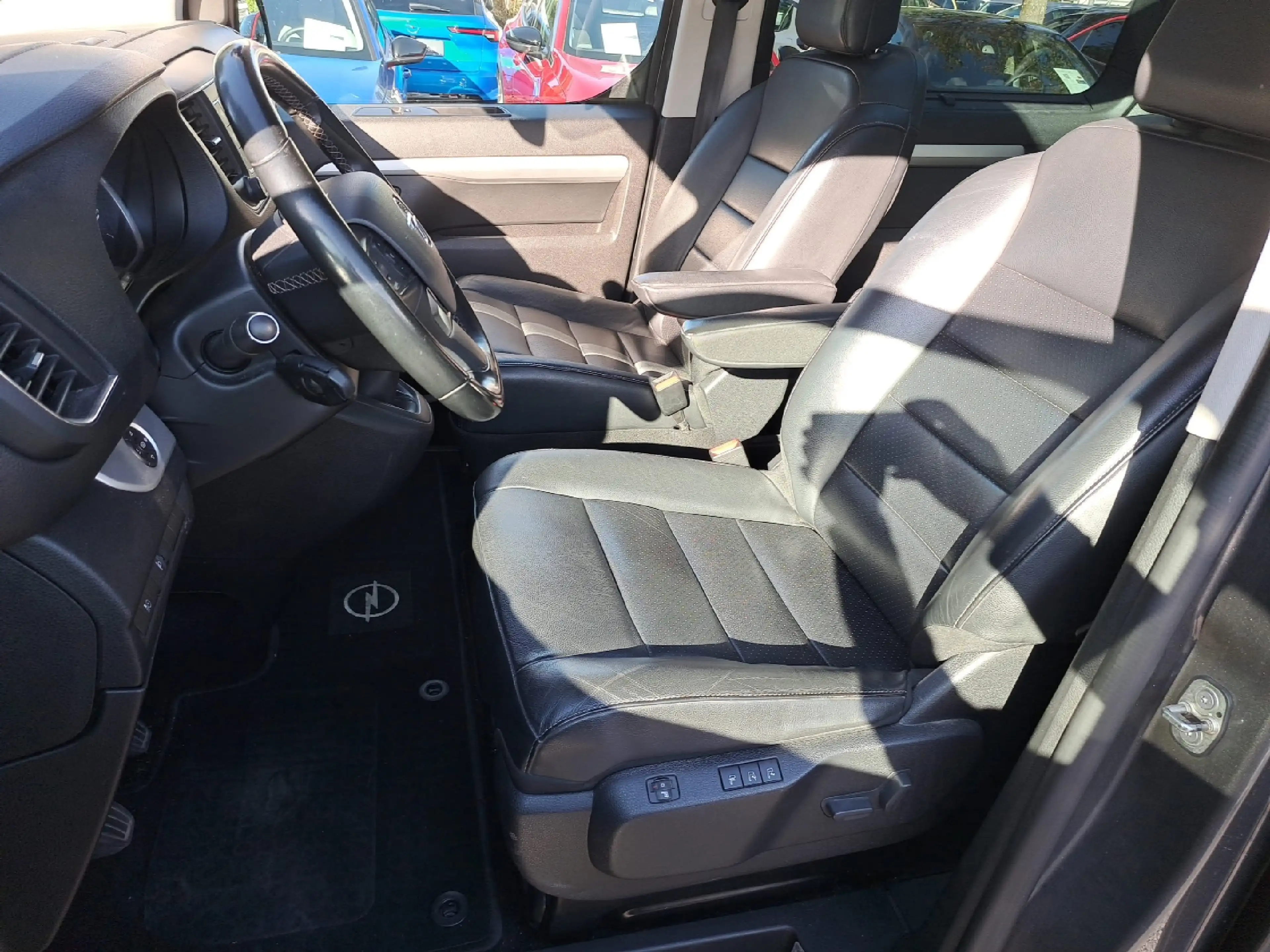 Opel Zafira Life 2.0 D Elegance M *ACC*Bi-Xenon*PANO* — photo 9