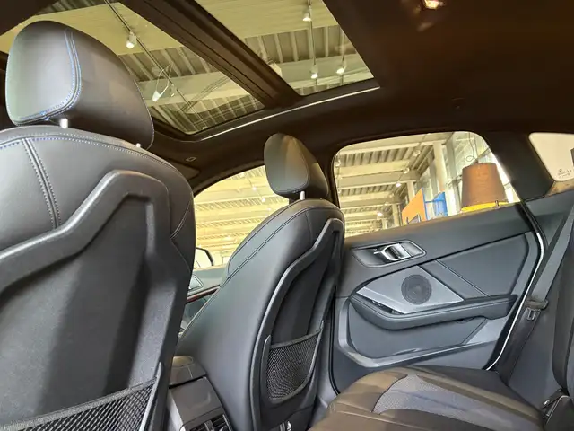 BMW 2 Series view 25