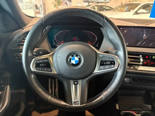 BMW 2 Series view 17