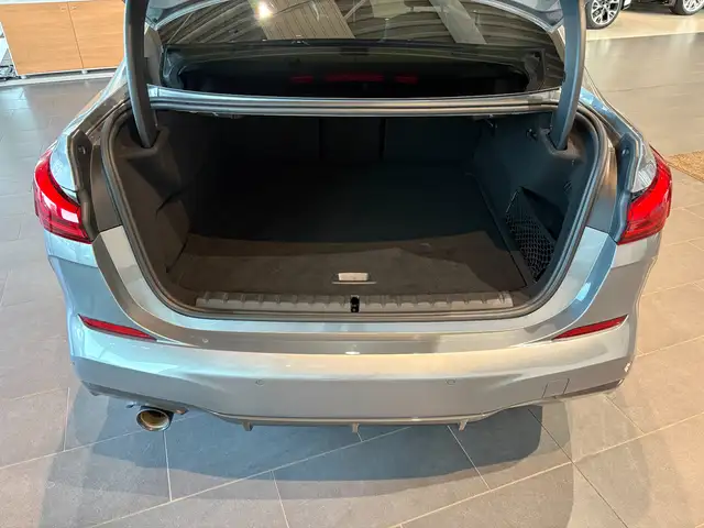 BMW 2 Series view 26