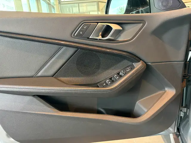 BMW 2 Series view 23