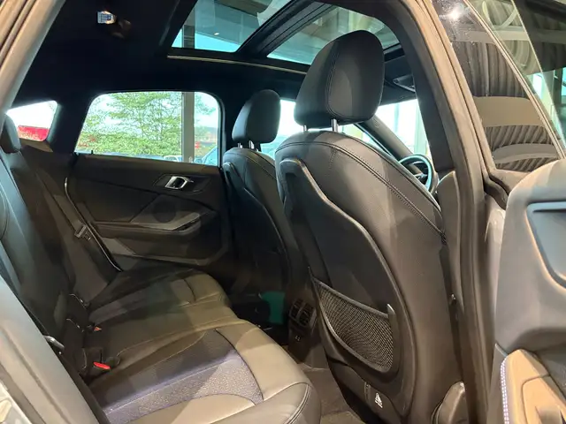 BMW 2 Series view 27