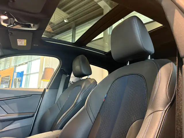 BMW 2 Series view 18