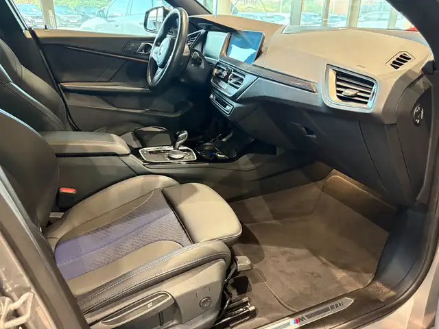 BMW 2 Series view 28