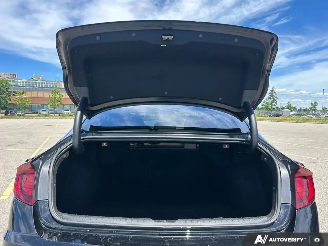 Hyundai SONATA снимка Hyundai SONATA