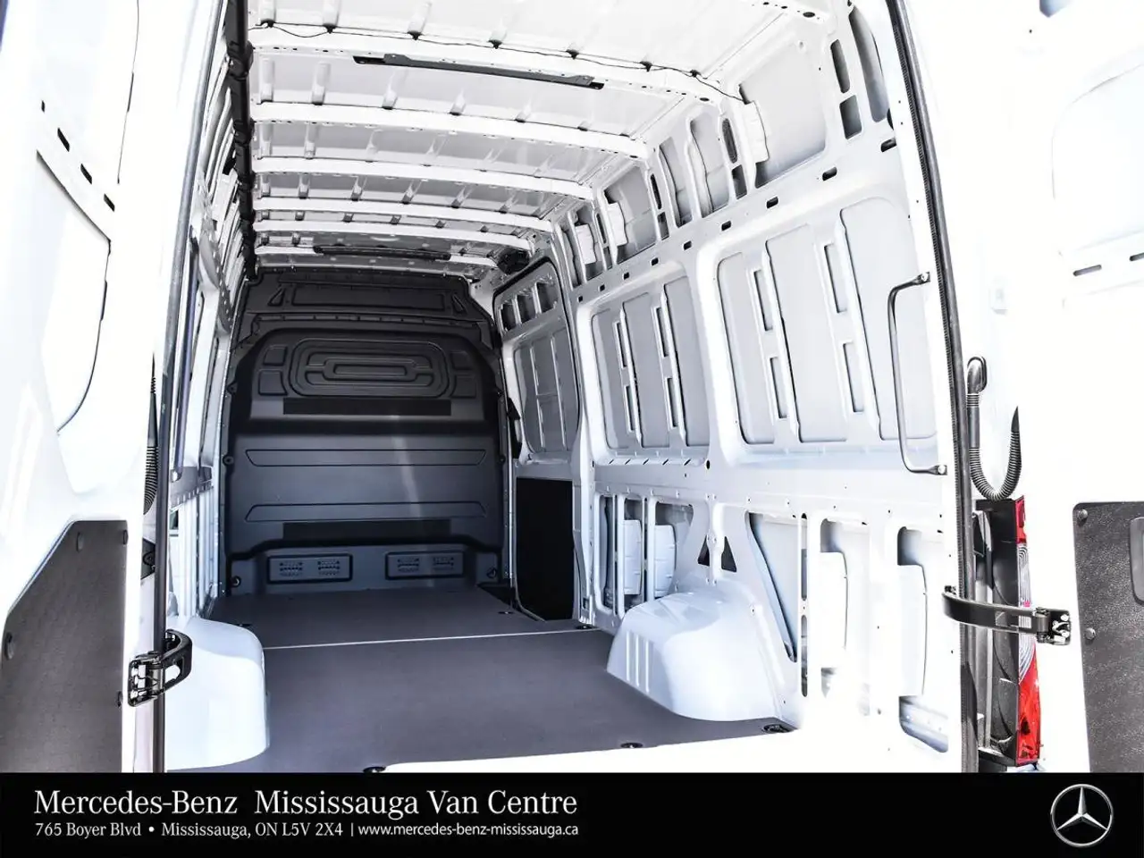 Mercedes-Benz Sprinter снимка Mercedes-Benz Sprinter