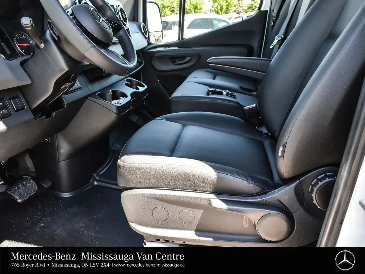 Mercedes-Benz Sprinter снимка Mercedes-Benz Sprinter