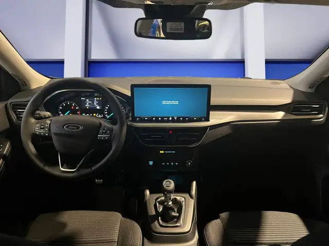 Ford Focus view 10