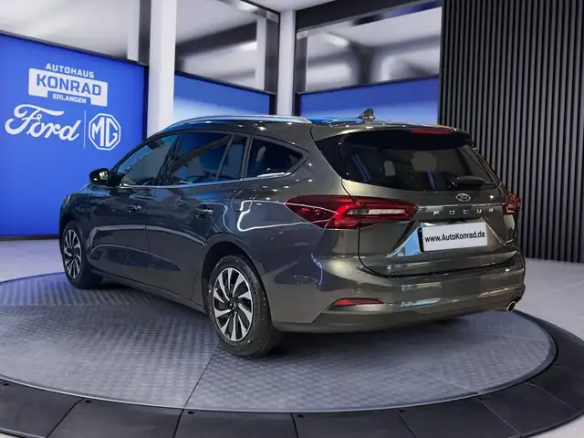 Ford Focus view 4