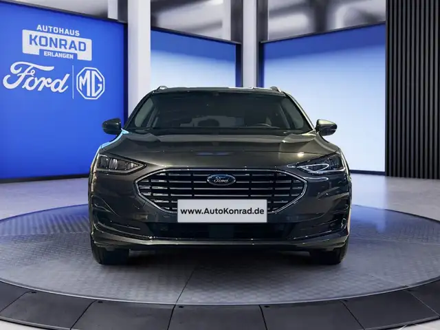 Ford Focus view 2